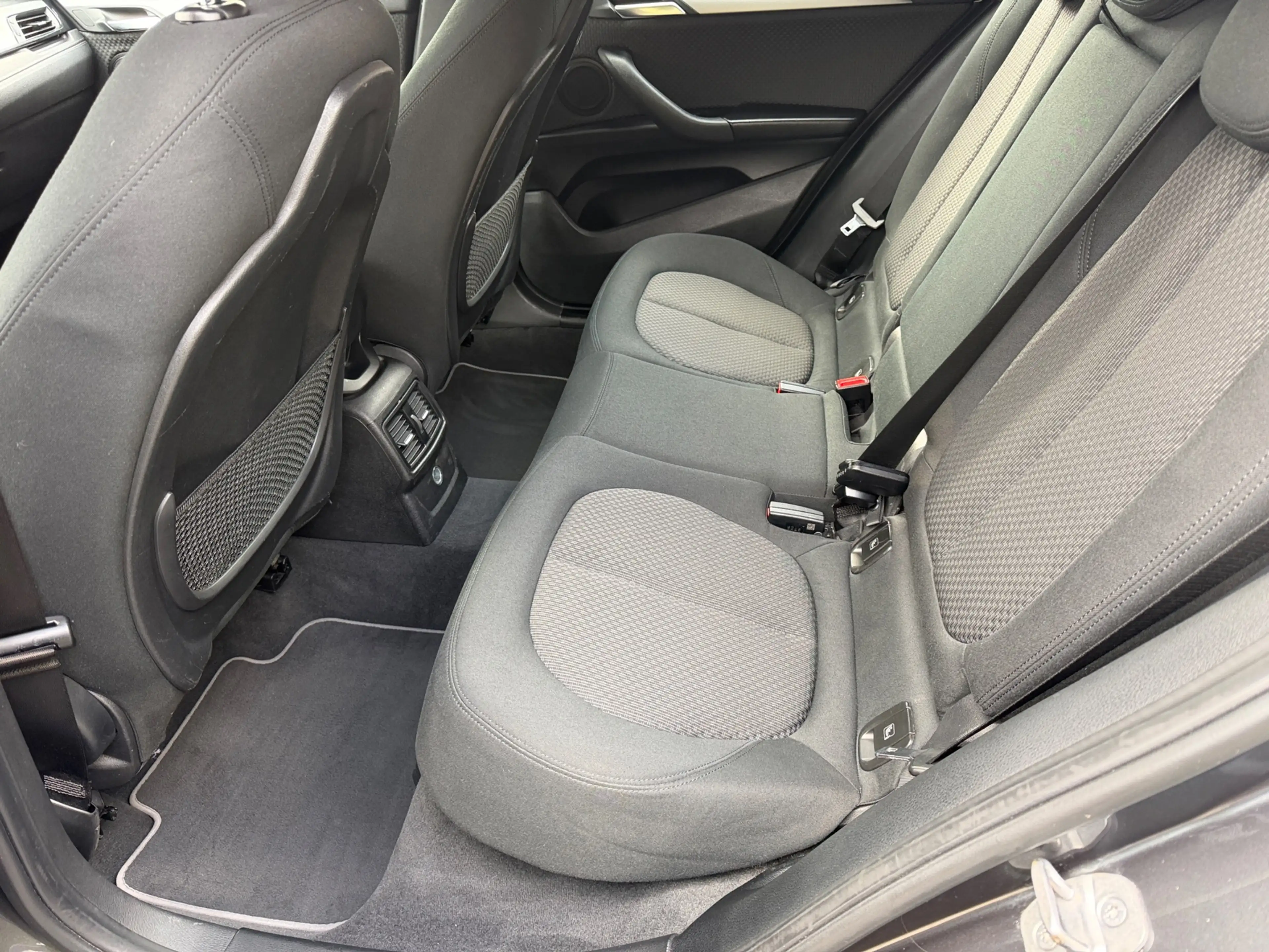 BMW X2 SDrive20i Executive 2.0 4 CILINDER — photo 9