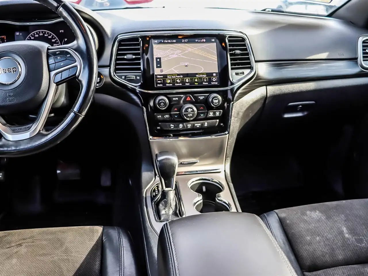 Jeep Grand Cherokee снимка Jeep Grand Cherokee