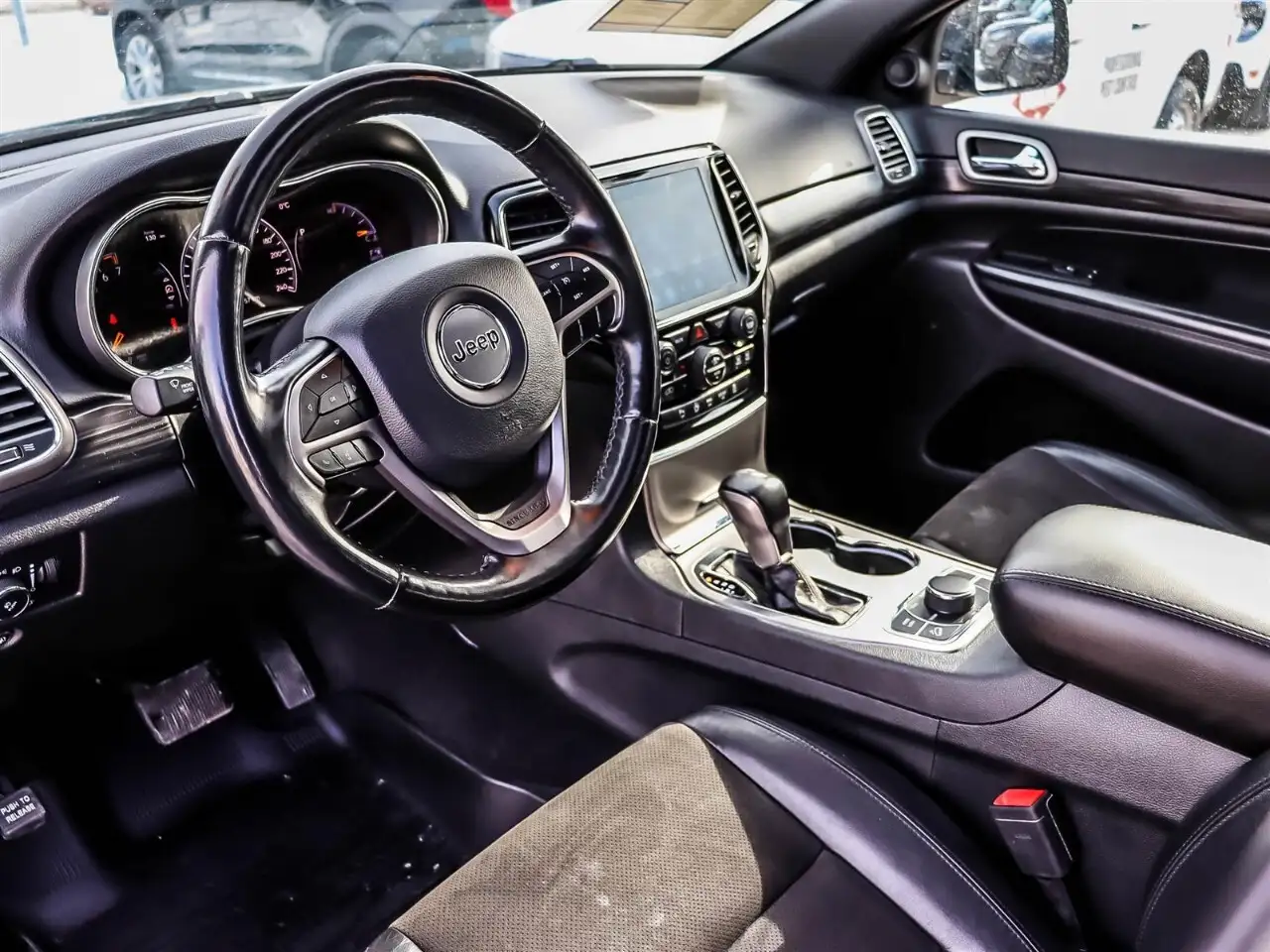 Jeep Grand Cherokee снимка Jeep Grand Cherokee