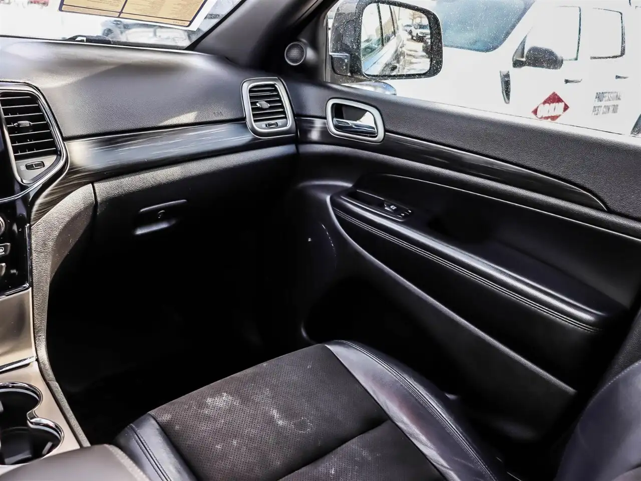 Jeep Grand Cherokee снимка Jeep Grand Cherokee