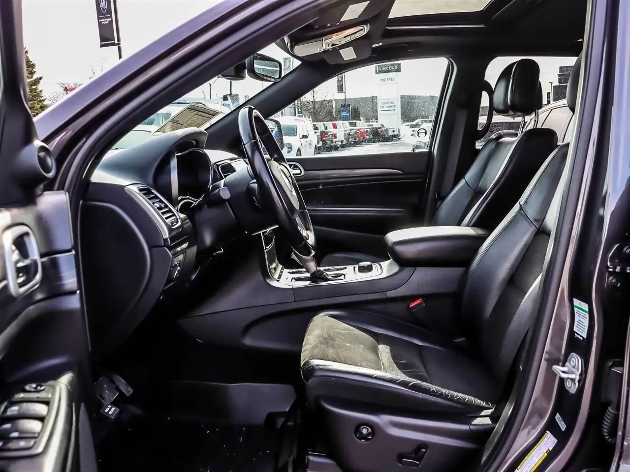 Jeep Grand Cherokee снимка Jeep Grand Cherokee