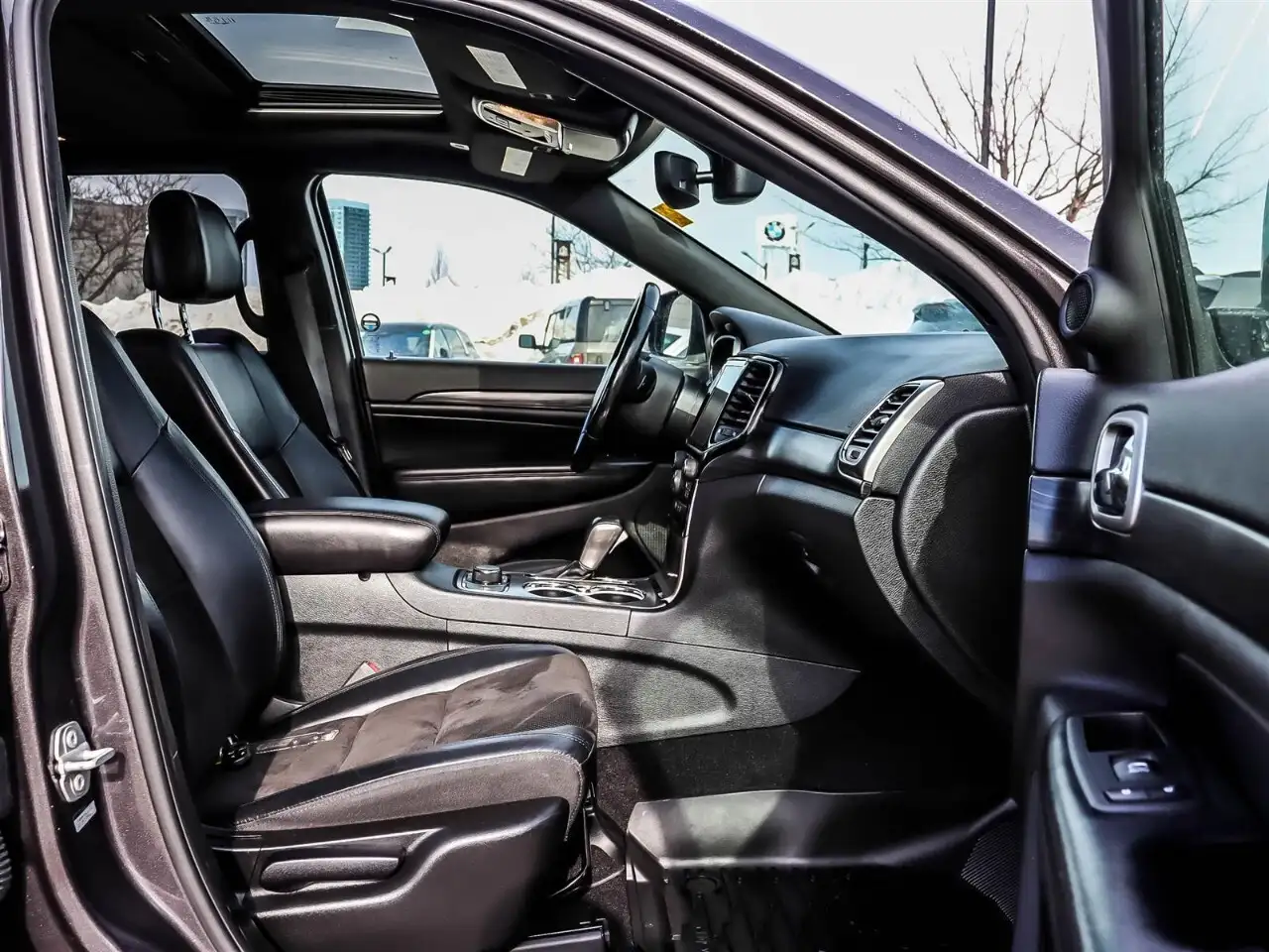 Jeep Grand Cherokee снимка Jeep Grand Cherokee