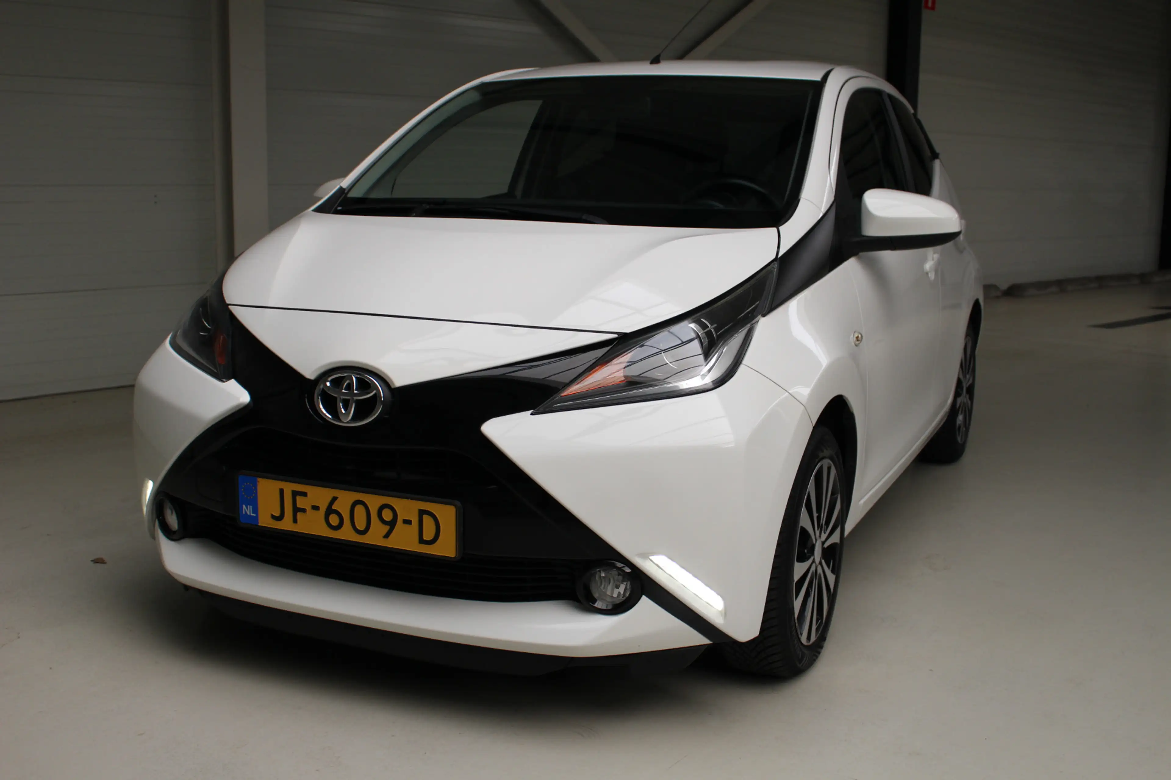 Toyota Aygo 1.0 VVT-i x-sport 5-drs | Airco | Camera | All Sea — photo 5