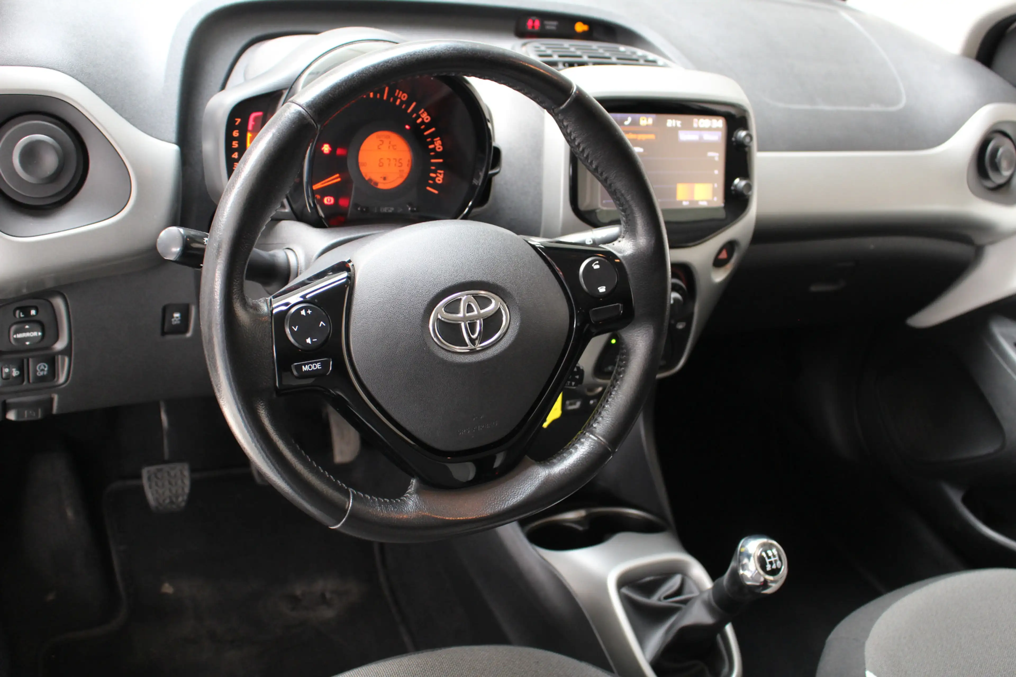 Toyota Aygo 1.0 VVT-i x-sport 5-drs | Airco | Camera | All Sea — photo 16
