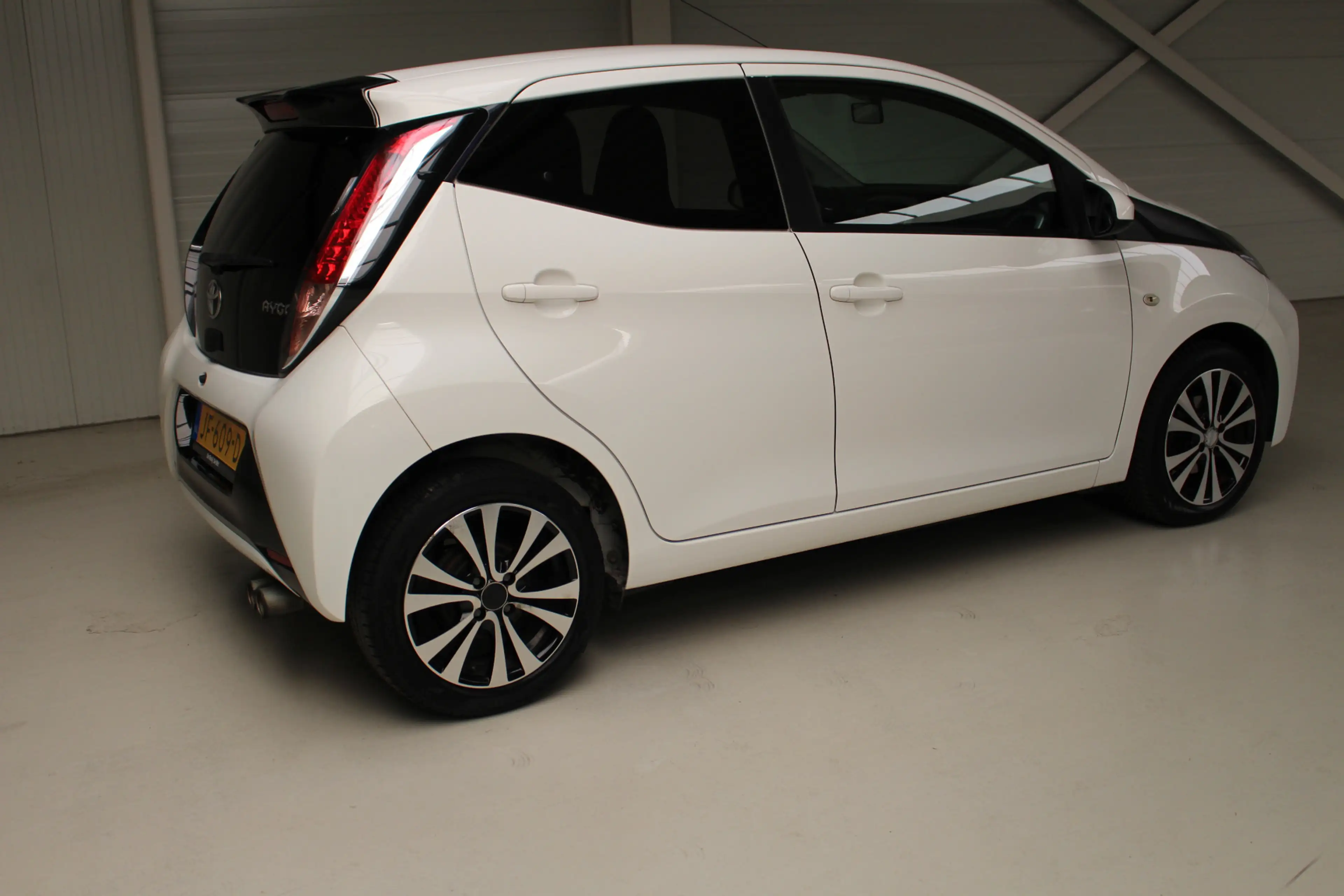 Toyota Aygo 1.0 VVT-i x-sport 5-drs | Airco | Camera | All Sea — photo 6