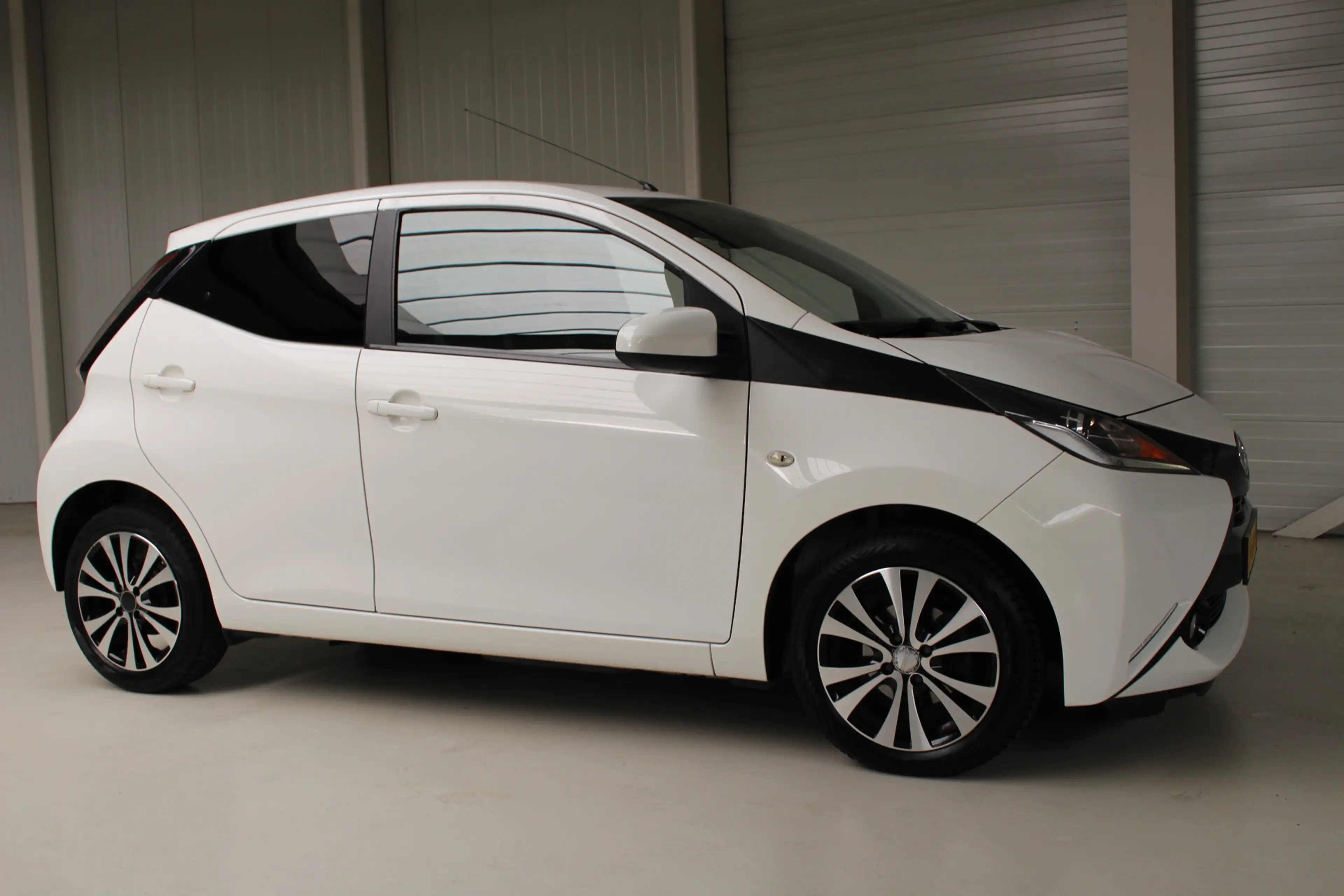 Toyota Aygo 1.0 VVT-i x-sport 5-drs | Airco | Camera | All Sea — photo 4