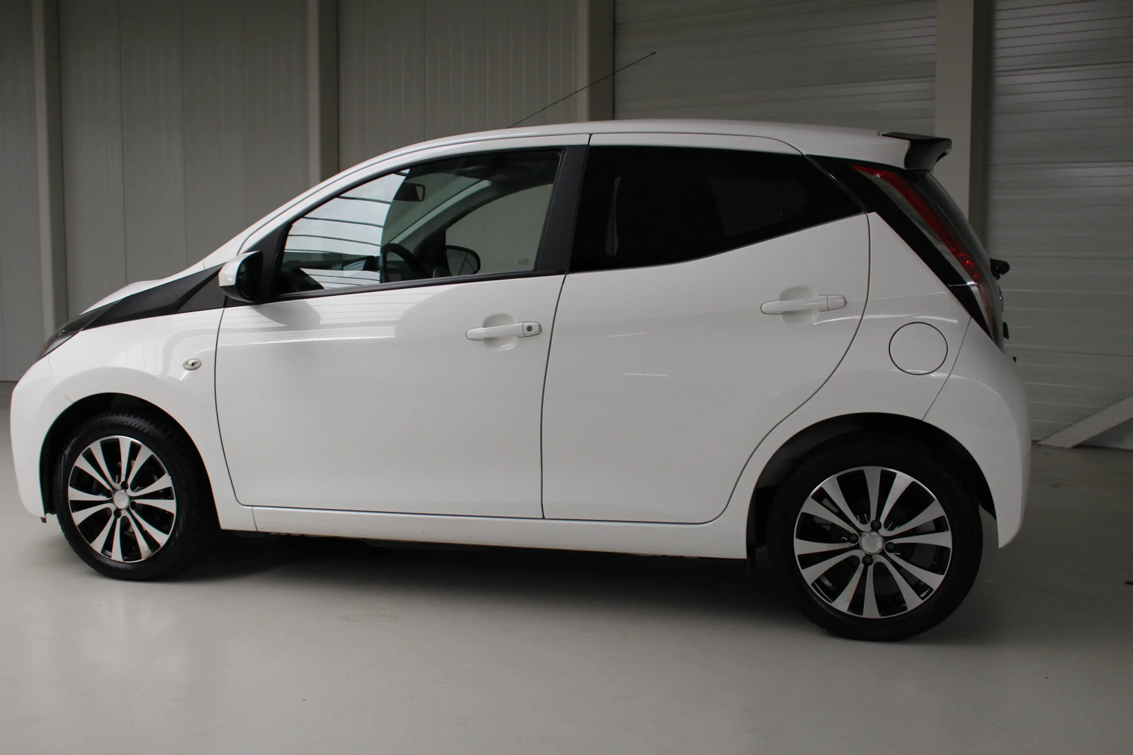 Toyota Aygo 1.0 VVT-i x-sport 5-drs | Airco | Camera | All Sea — photo 2