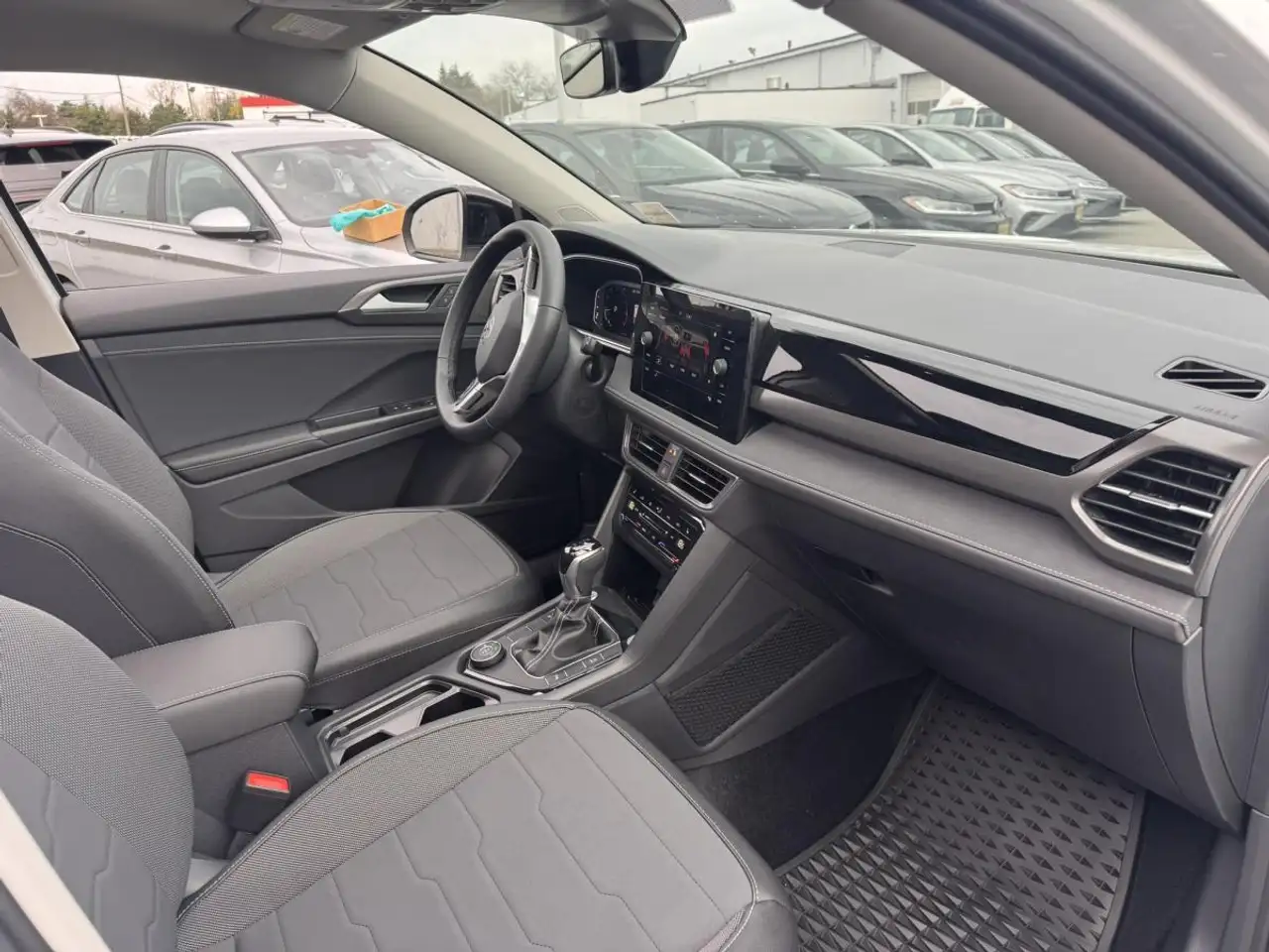 Volkswagen Taos снимка Volkswagen Taos
