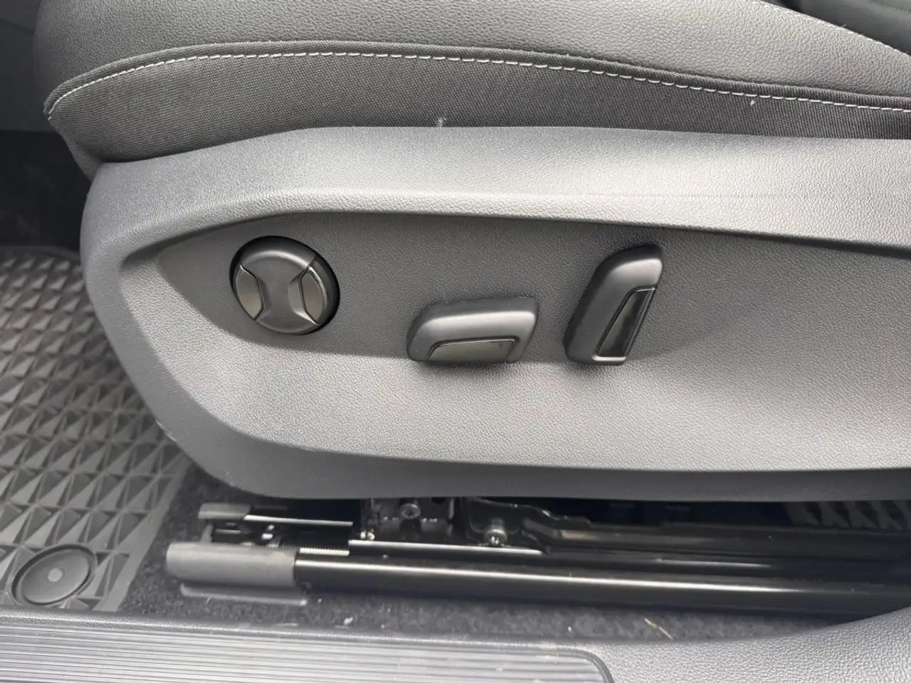 Volkswagen Taos снимка Volkswagen Taos