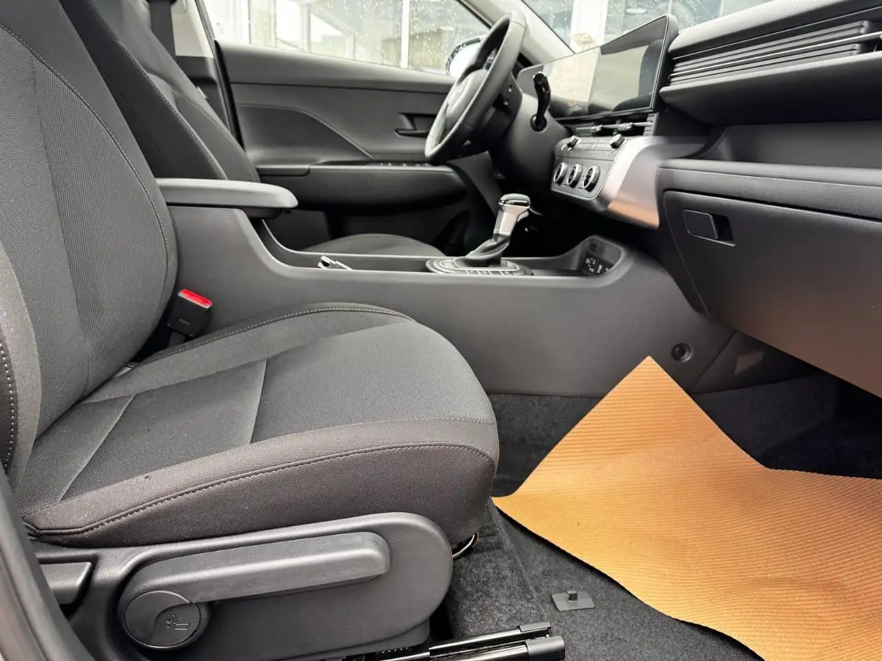 Hyundai KONA снимка Hyundai KONA