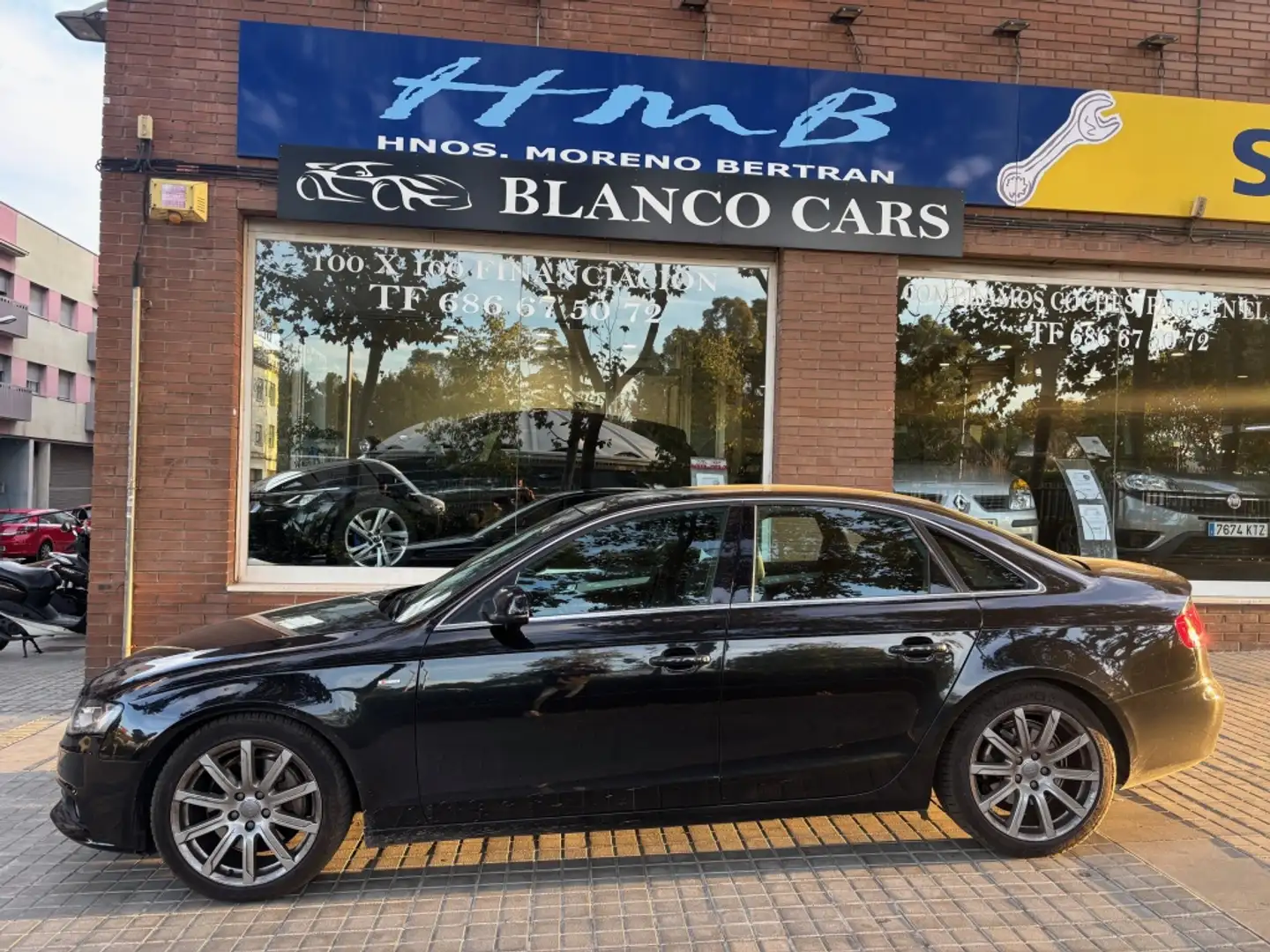 Audi A4 2.0 TFSI Multitronic 211 Noir - 1