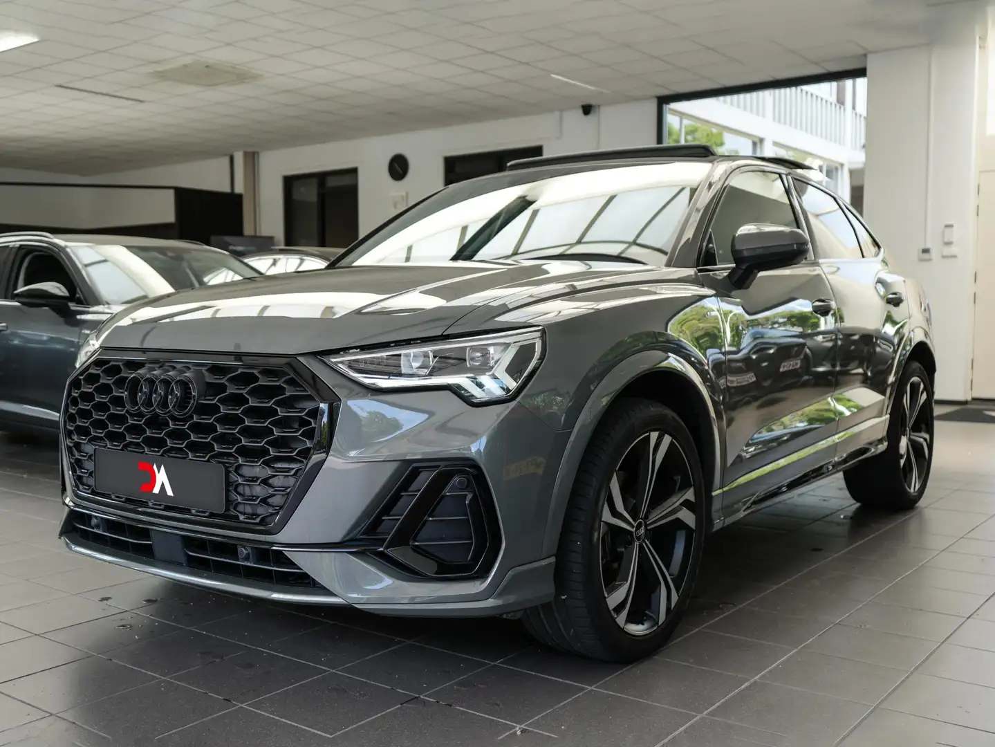 Audi Q3 Sportback 35 TFSI S tronic S-Line | SFEER | PANO | Gris - 1