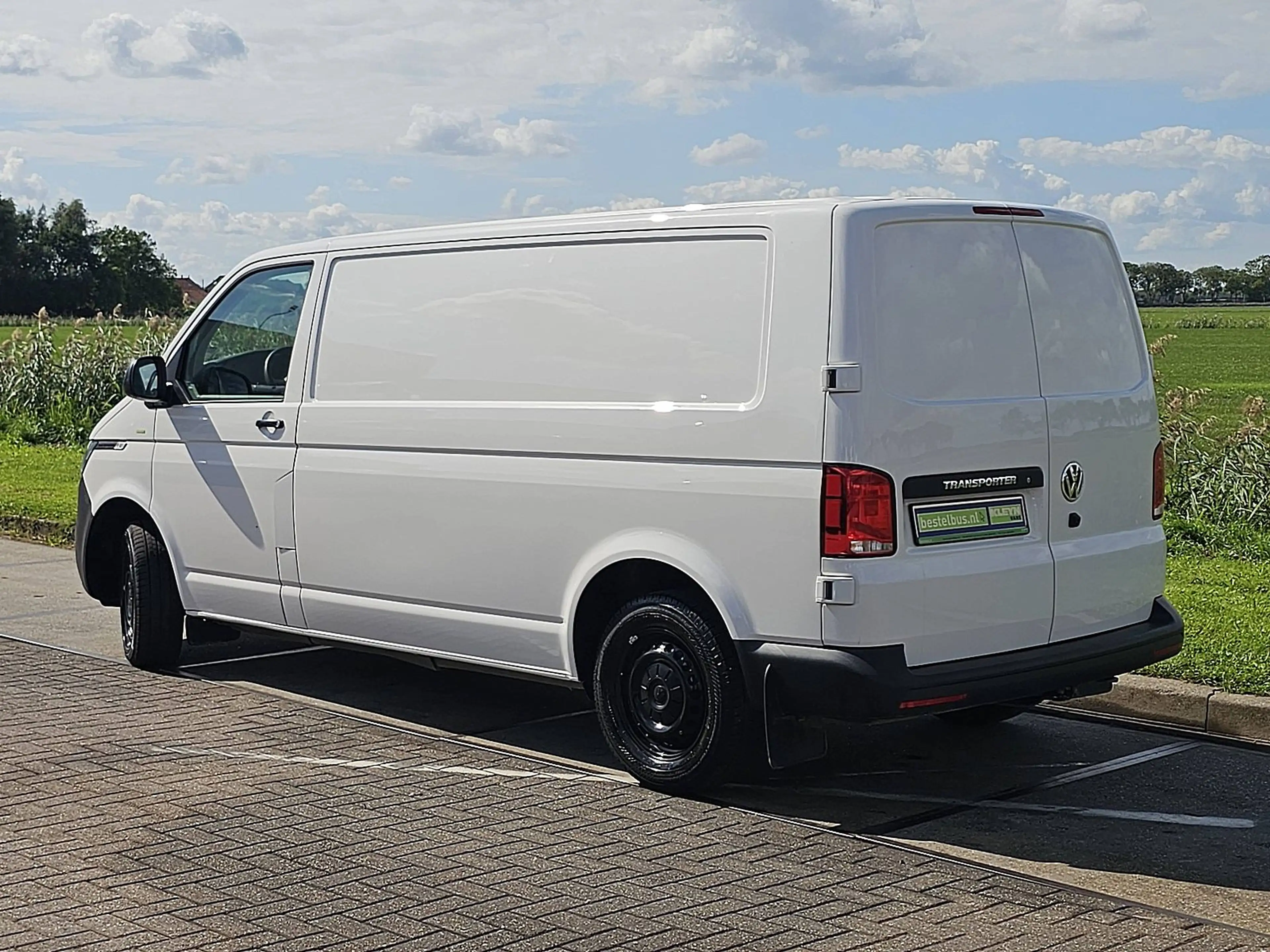 Volkswagen Transporter 2.0 TDI T6.1 150Pk L2H1 Autm — photo 6
