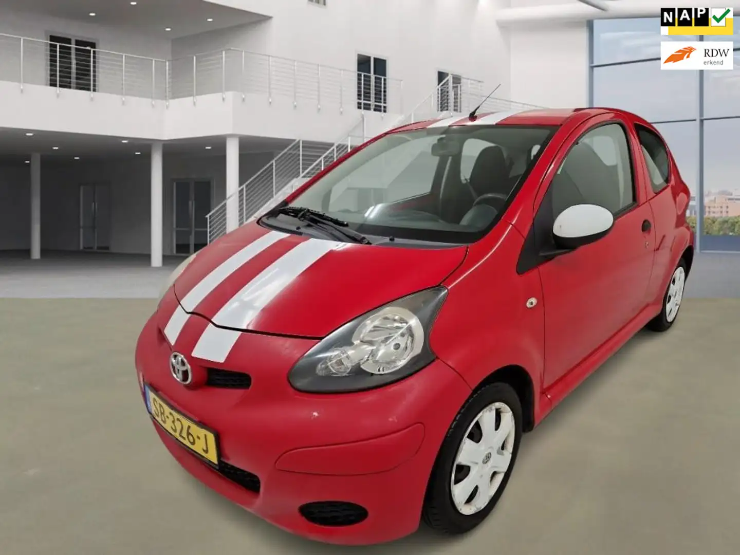 Toyota Aygo 1.0-12V Access Rood - 1