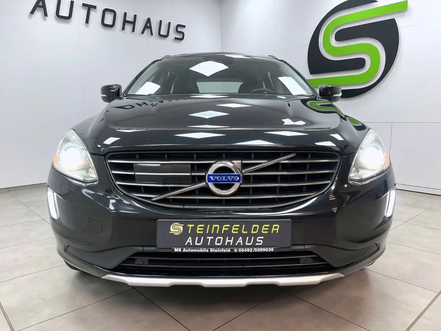Volvo XC60 D5 Summum AWD / MEMORY / RKAM / LEDER Schwarz - 2