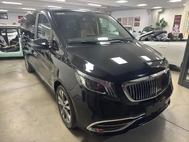 Mercedes-Benz V 220 d Allestimento MAYBACH , pelle biscotto Garanzia