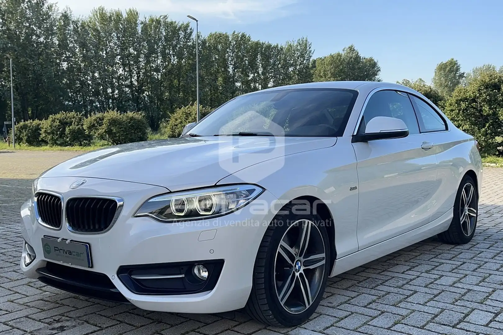 BMW 220 220d Coupé Sport Wit - 1