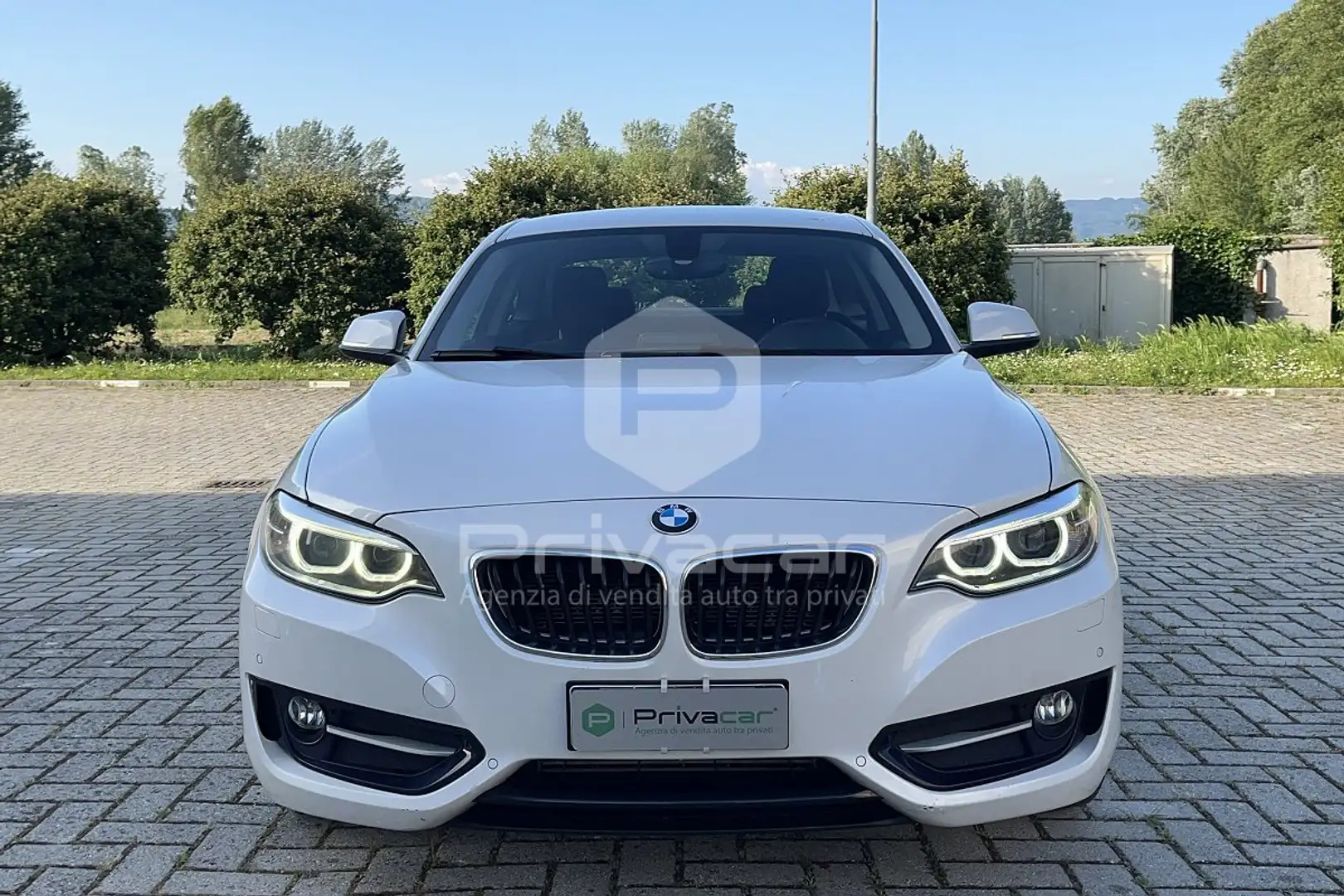 BMW 220 220d Coupé Sport Wit - 2