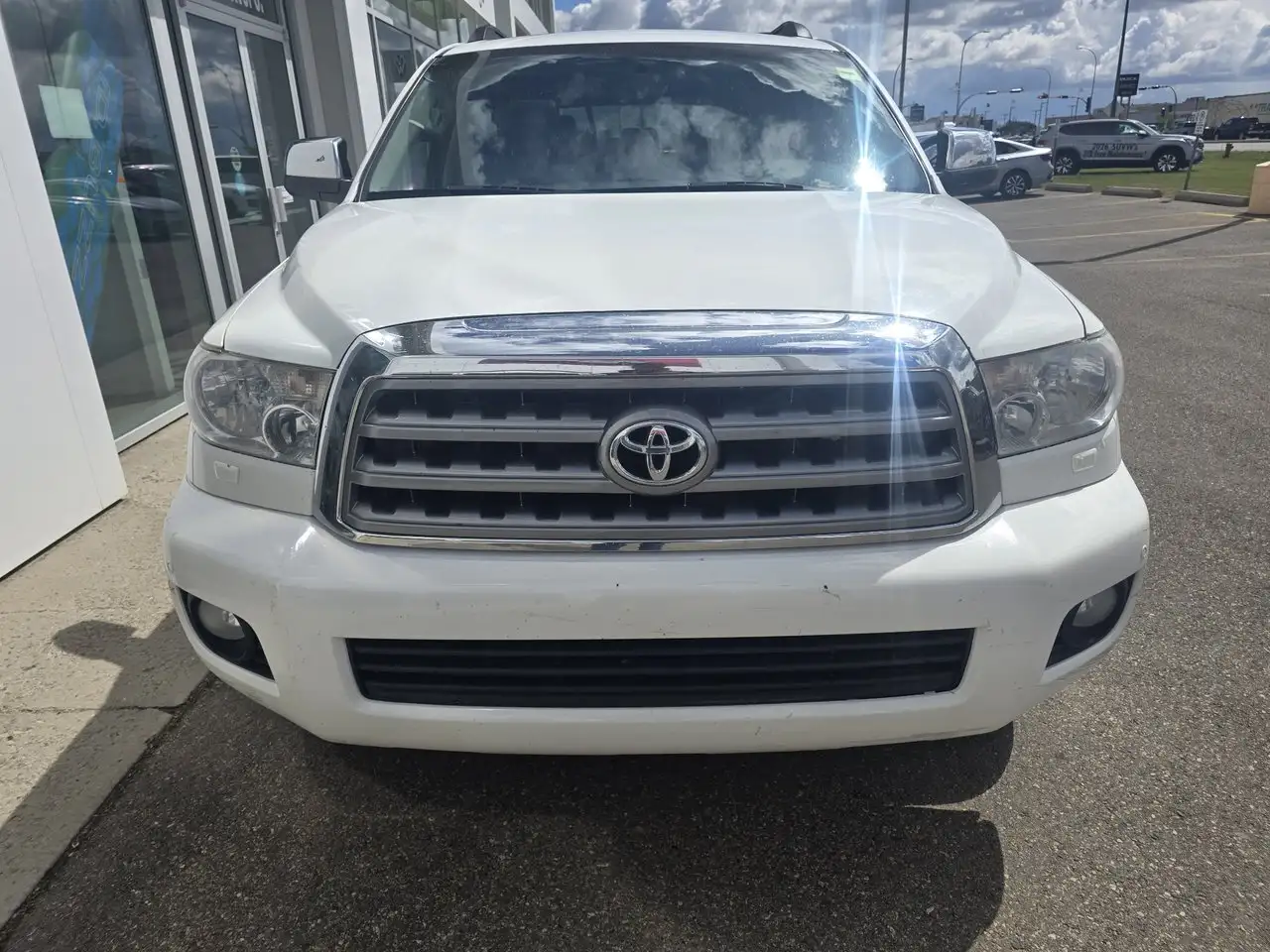 Toyota Sequoia снимка Toyota Sequoia