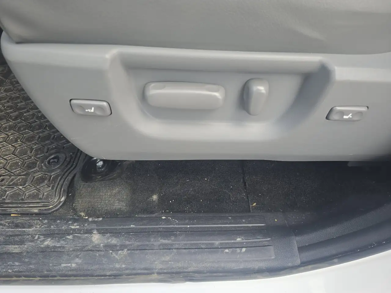 Toyota Sequoia снимка Toyota Sequoia
