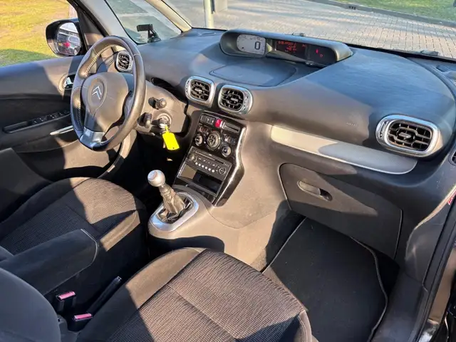 Citroen C3 Picasso view 10