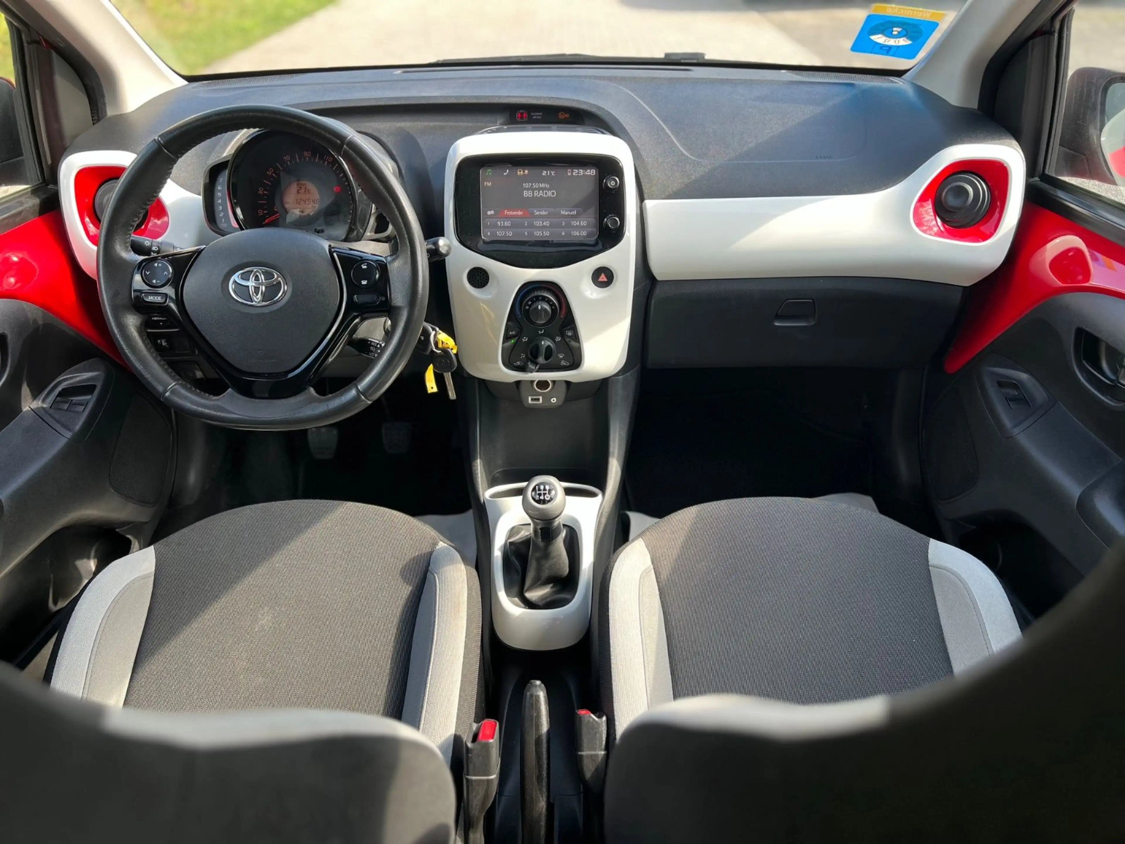 Toyota Aygo AYGO x-play touch*KLIMA*CAM*HU/AU NEU*TEMPO — photo 14