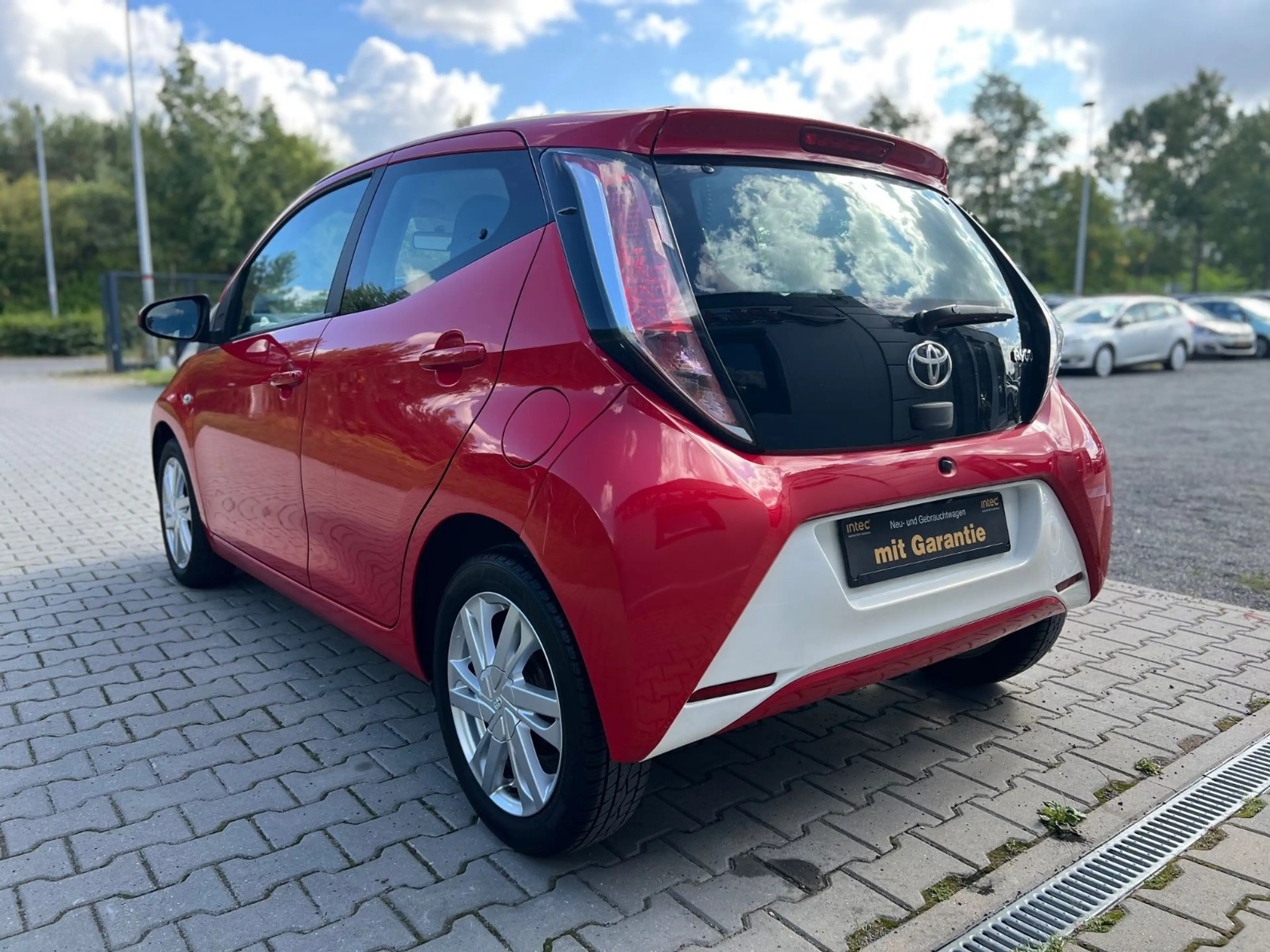 Toyota Aygo AYGO x-play touch*KLIMA*CAM*HU/AU NEU*TEMPO — photo 8