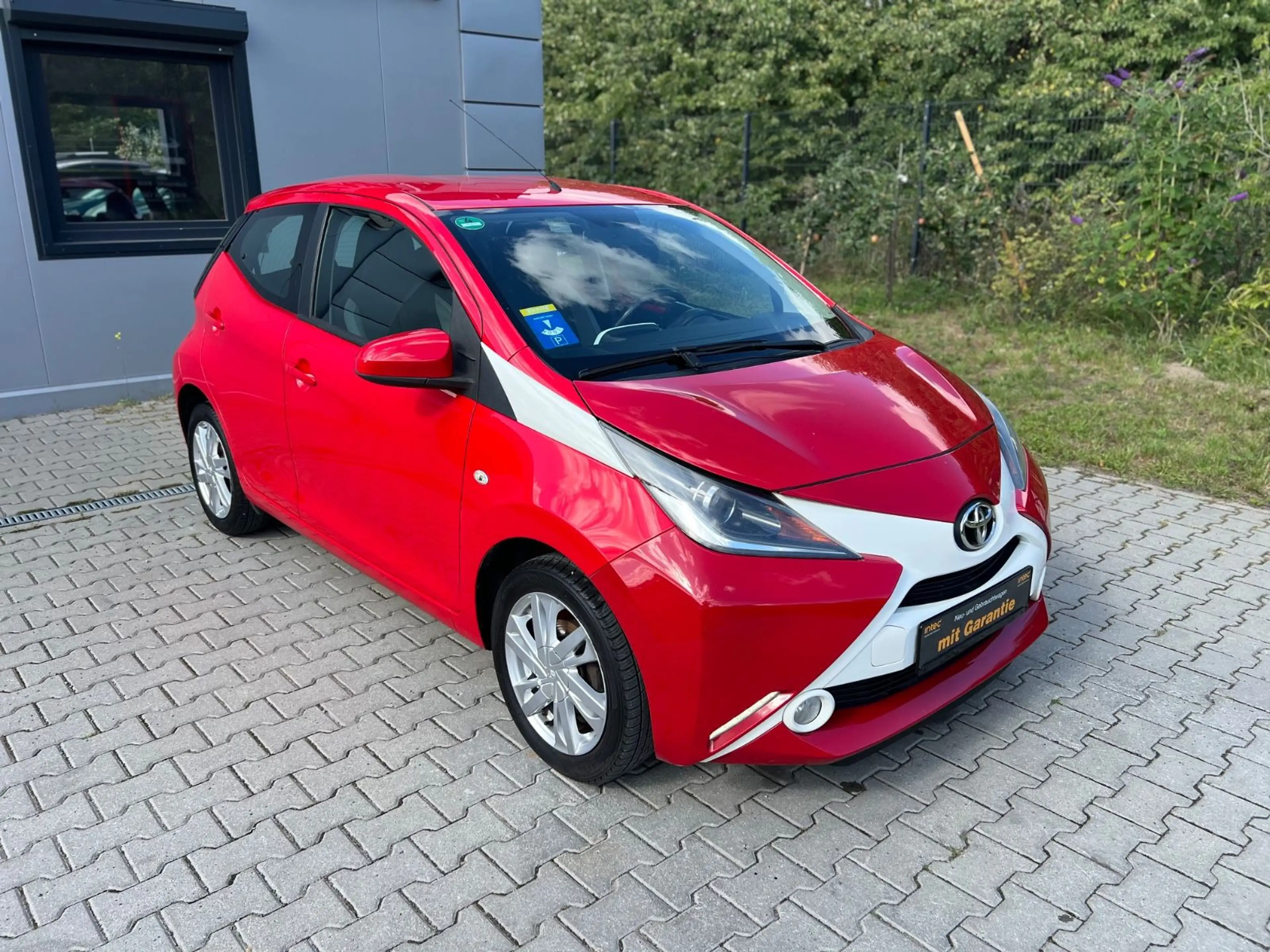 Toyota Aygo AYGO x-play touch*KLIMA*CAM*HU/AU NEU*TEMPO — photo 4
