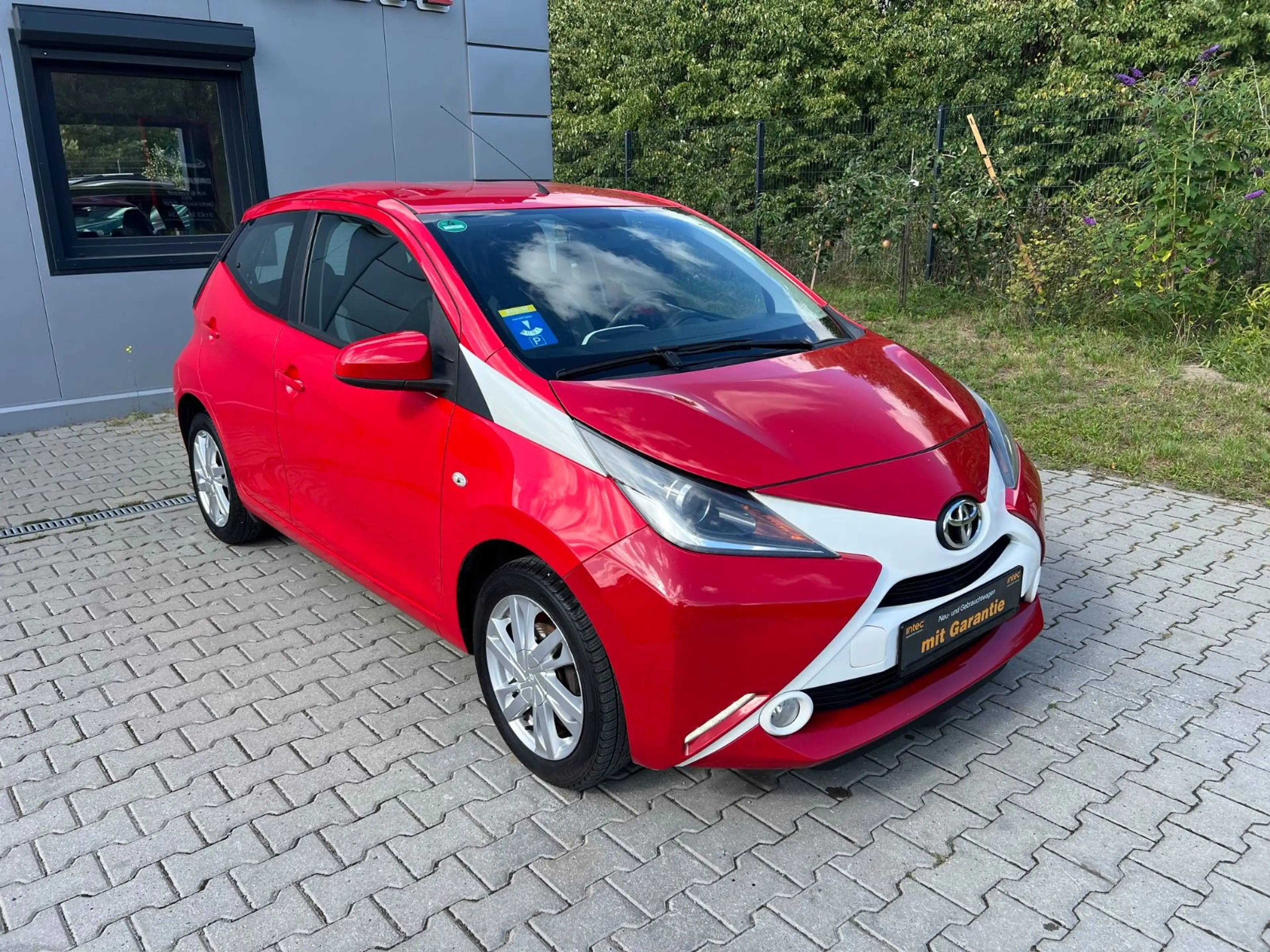 Toyota Aygo AYGO x-play touch*KLIMA*CAM*HU/AU NEU*TEMPO — photo 3