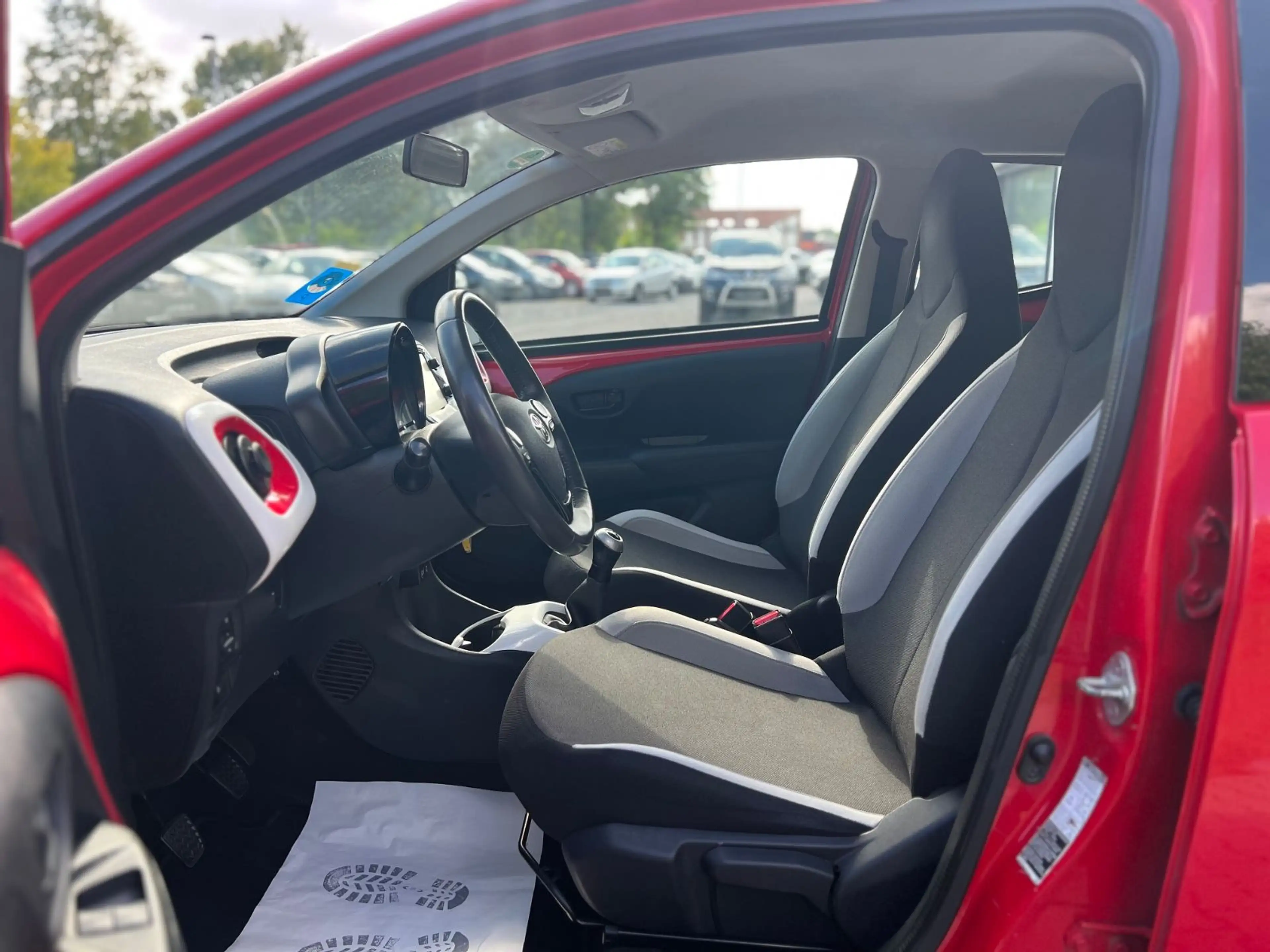 Toyota Aygo AYGO x-play touch*KLIMA*CAM*HU/AU NEU*TEMPO — photo 13