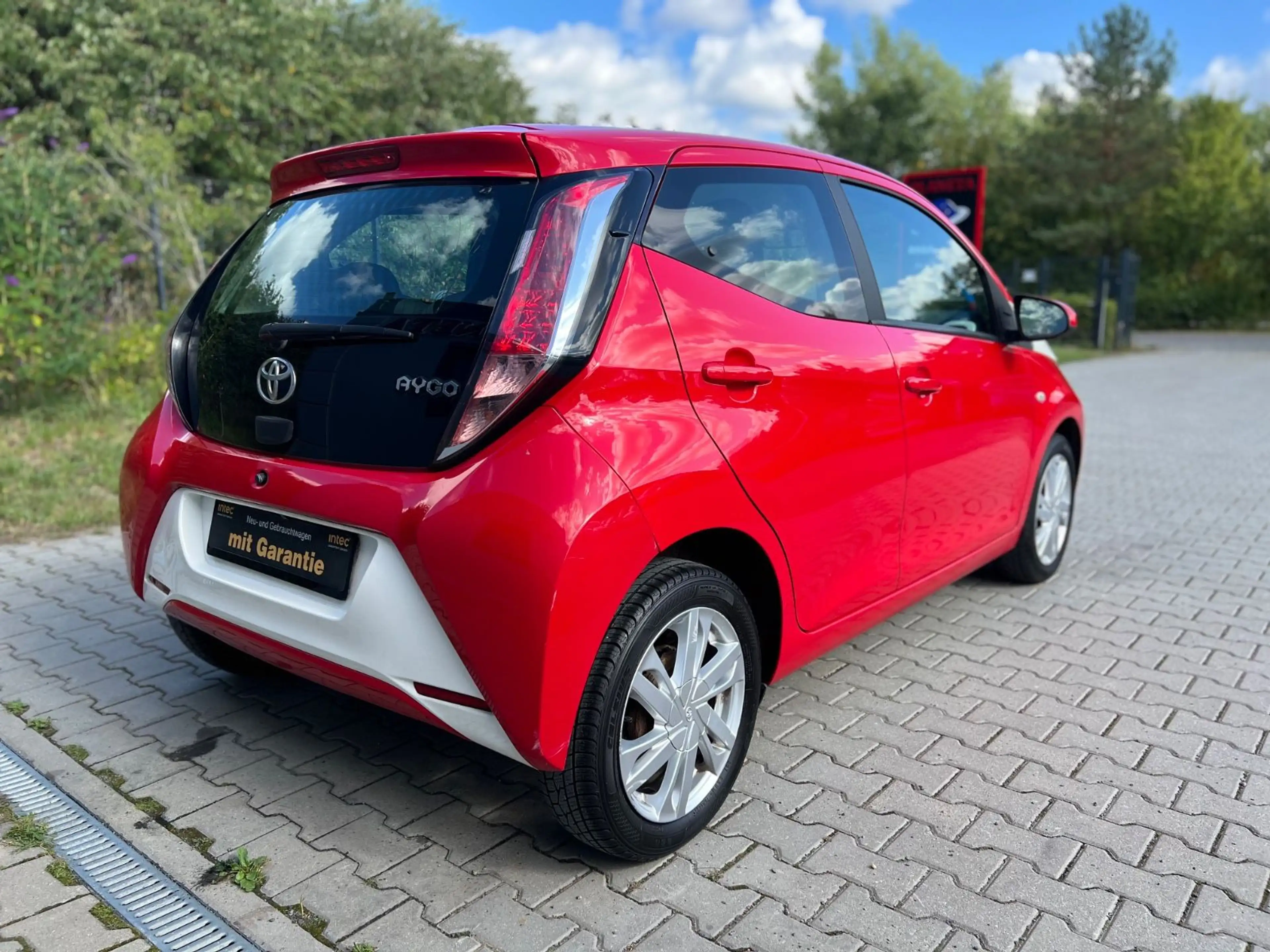 Toyota Aygo AYGO x-play touch*KLIMA*CAM*HU/AU NEU*TEMPO — photo 6