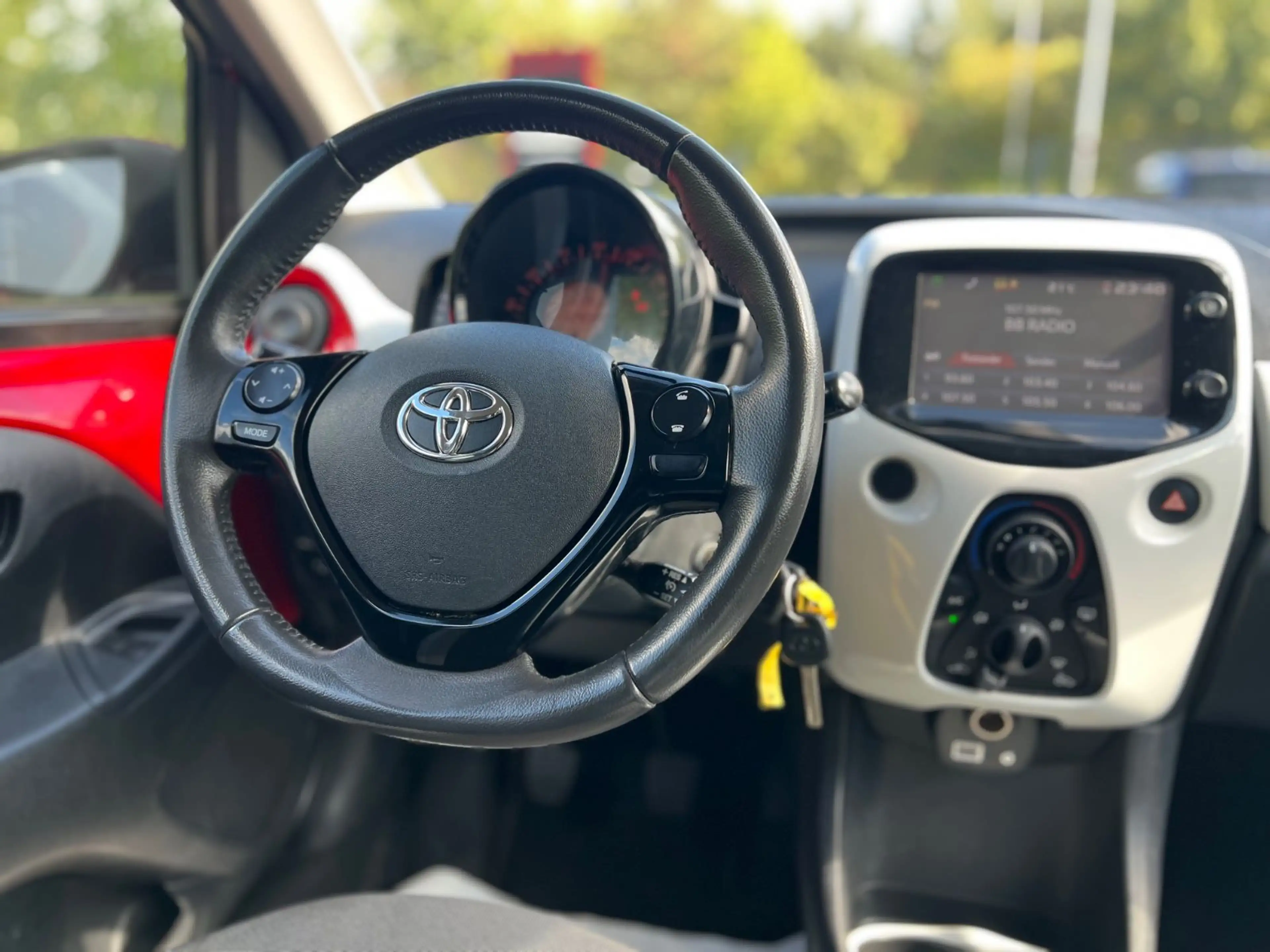 Toyota Aygo AYGO x-play touch*KLIMA*CAM*HU/AU NEU*TEMPO — photo 15