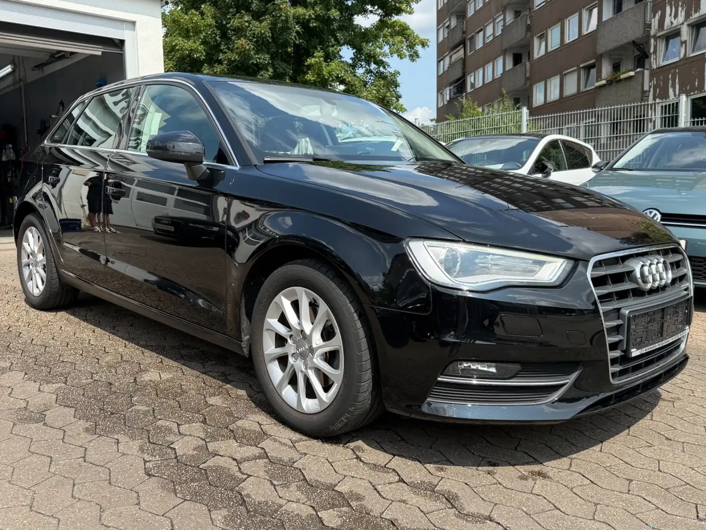 Audi A3 Sportback*Xenon*Tempo*Navi*8-Fach Schwarz - 2