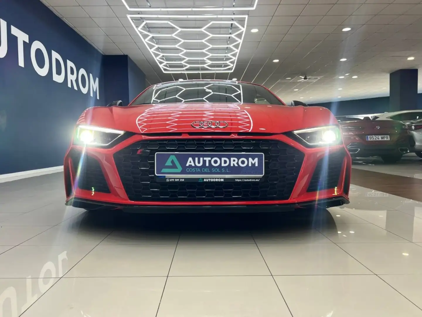 Audi R8 5.2 FSI V10 plus quattro S Tronic Rood - 2