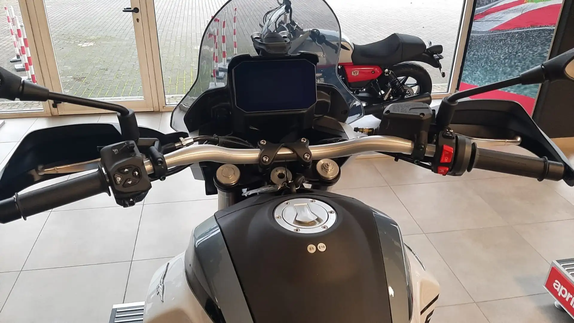 Moto Guzzi V 85 TT TT Grigio - 2
