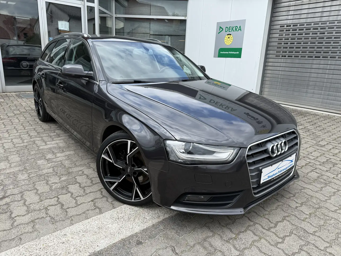 Audi A4 Avant TDI mit Klima/Navi/Leder/PDC/Alus/ABS/ESP/ Grau - 1
