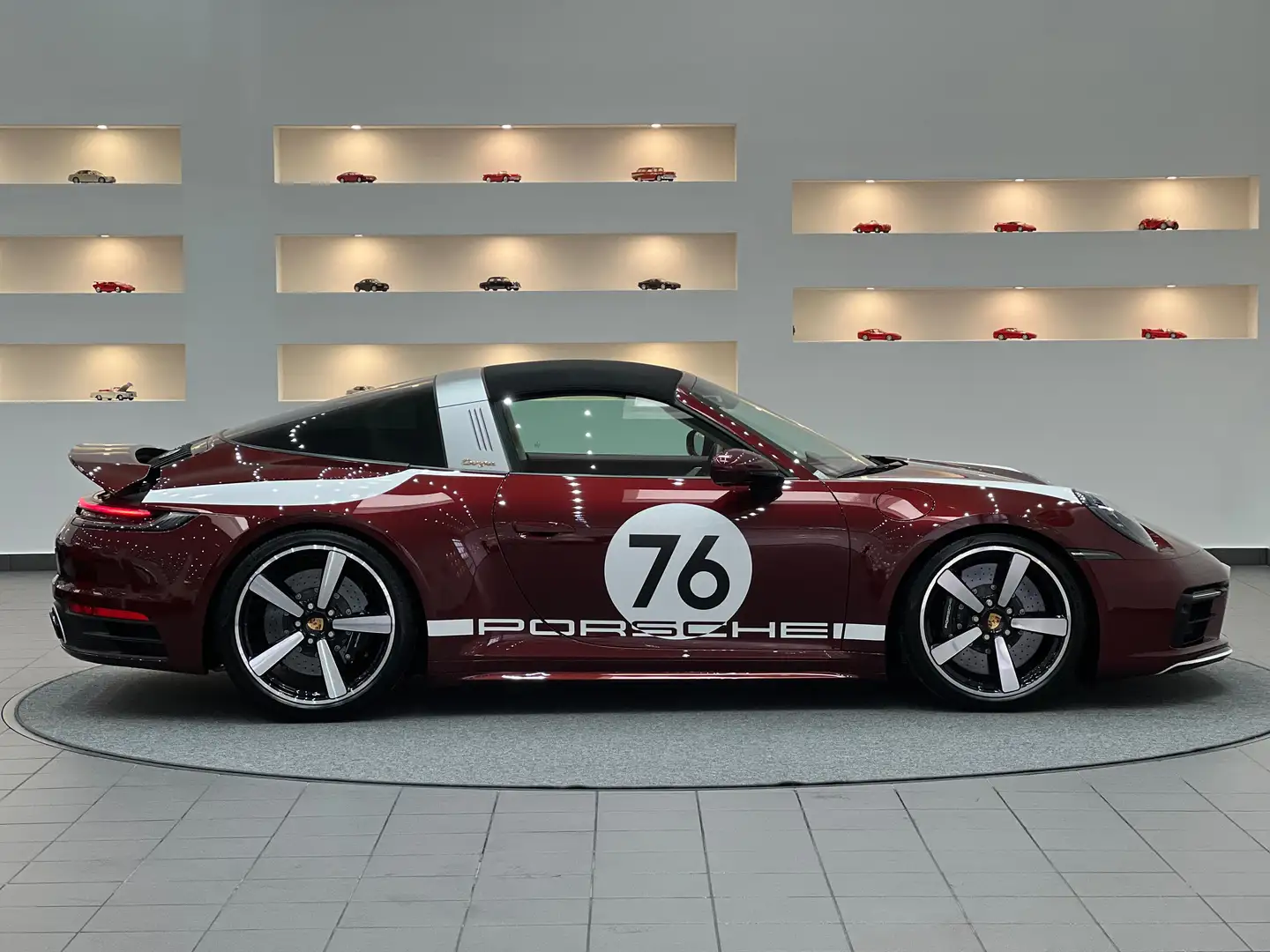 Porsche 992 Targa 4 S Heritage Design Edition*Keramik*802/992* Rouge - 1