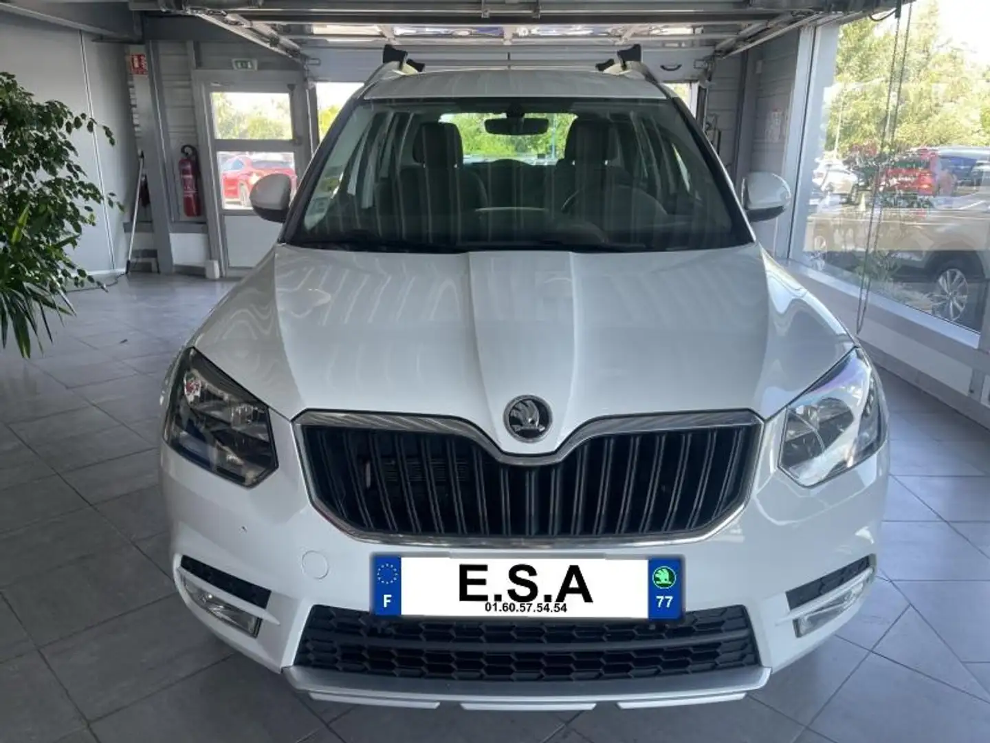 Skoda Yeti 2.0 TDI 110 SCR Drive Green Tec 4x2 Blanc - 2