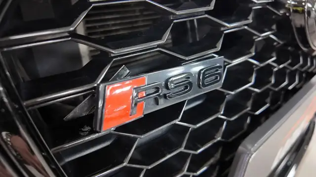 Audi RS6 view 9