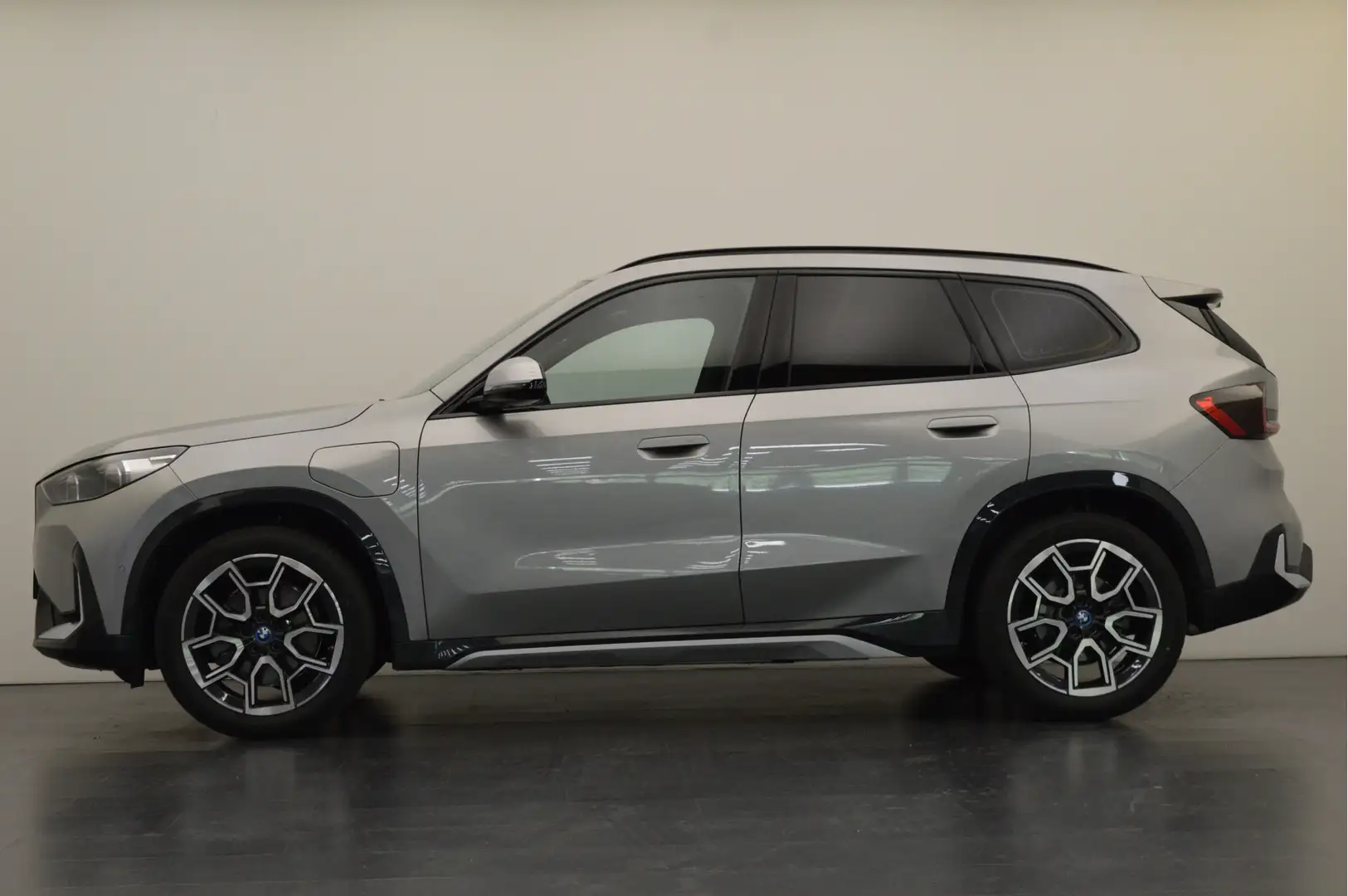 BMW X1 xDrive30e High Executive M Sport Automaat / Sports Zilver - 2