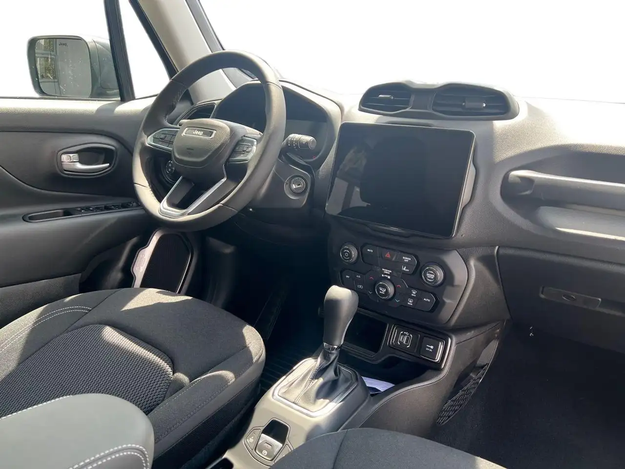 Jeep Renegade 2026 — фото 15