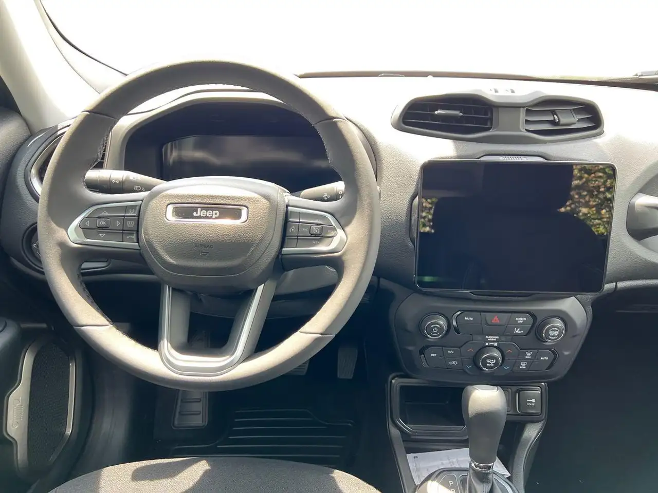 Jeep Renegade 2026 — фото 10