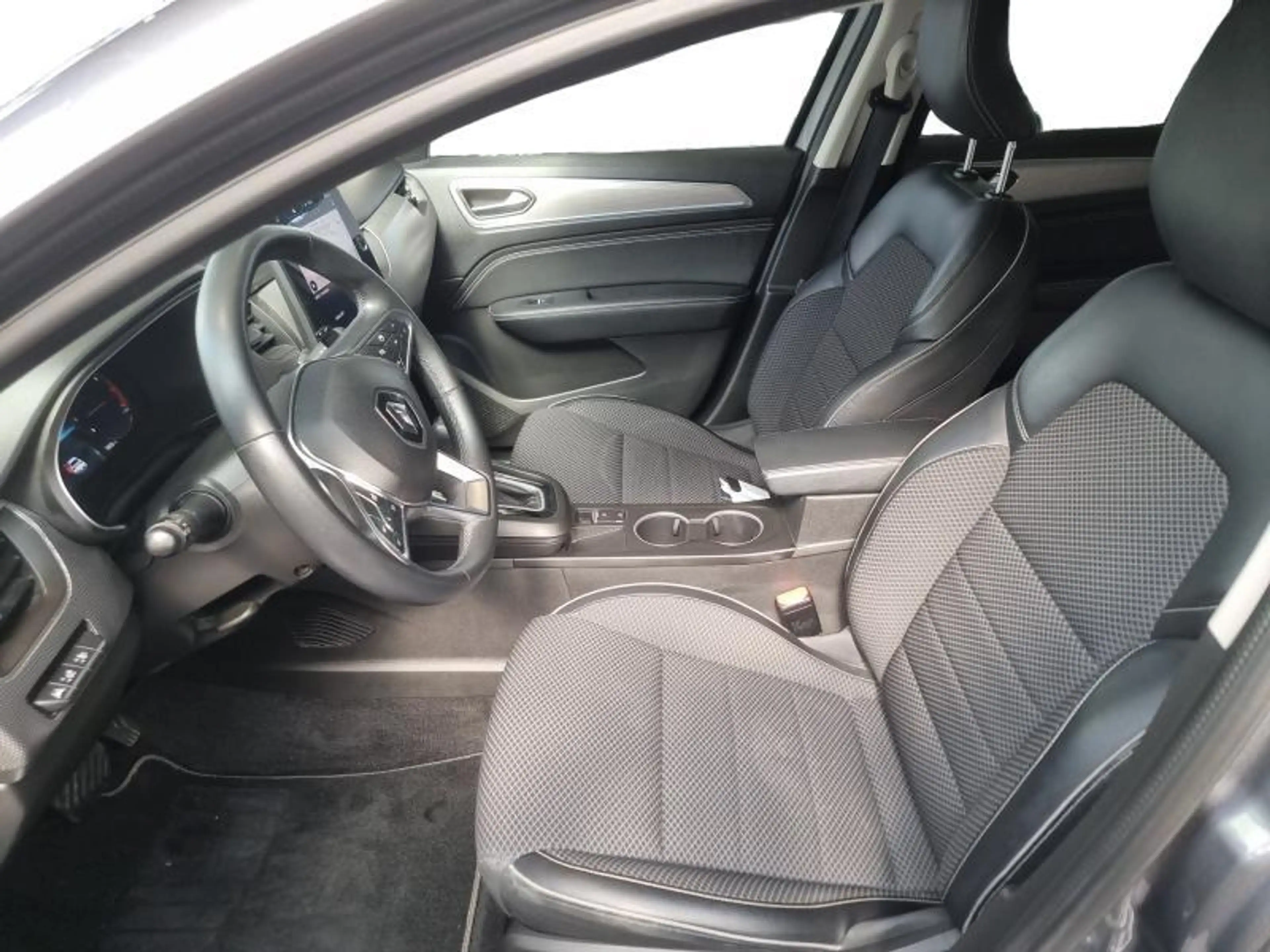 Renault Arkana 1.3 TCe Techno Mild Hybrid EDC 140 Hp — photo 13