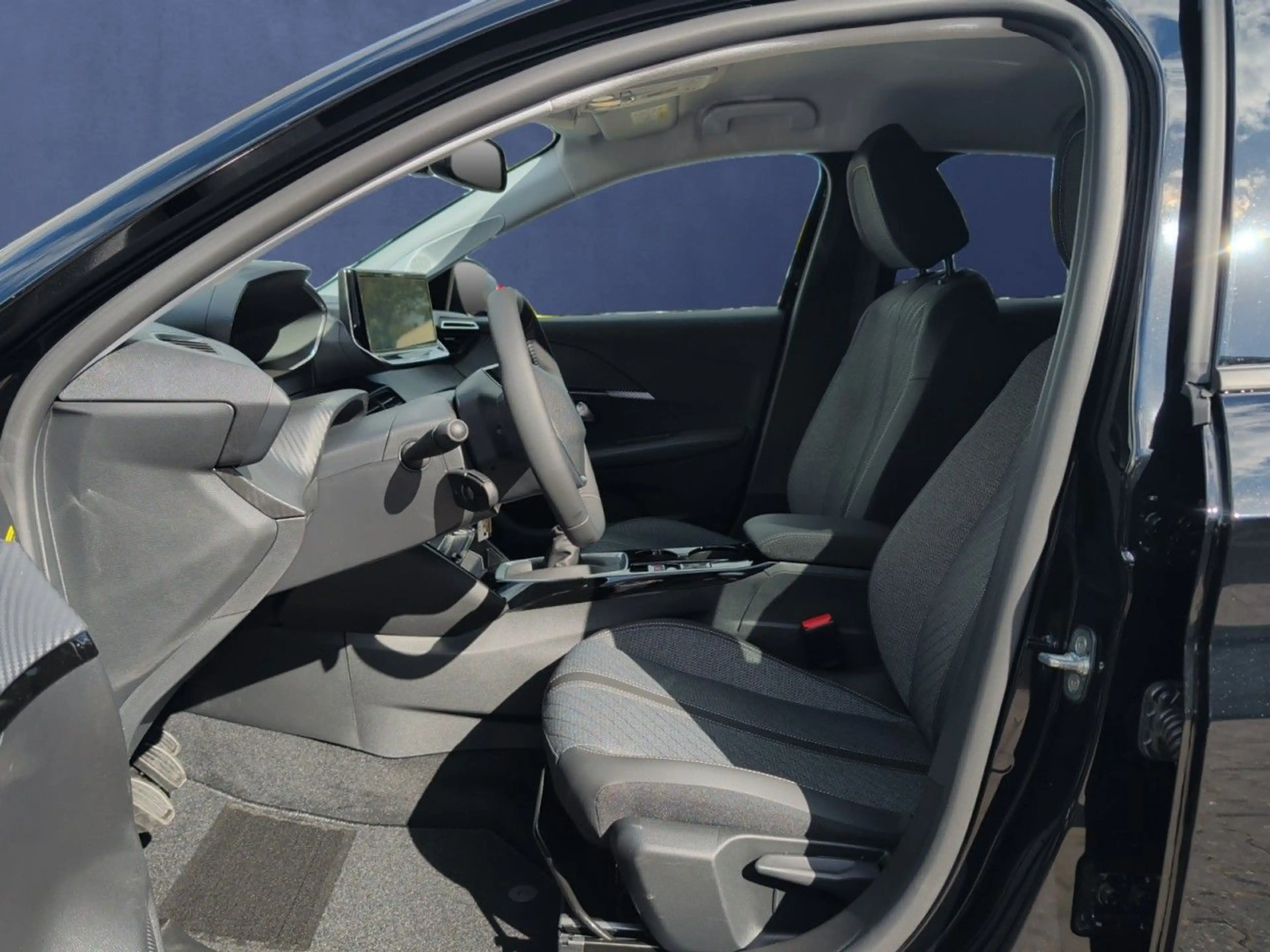 Peugeot 208 Allure 100 Turbo Navi+360-Grad-Kamera+LED — photo 13