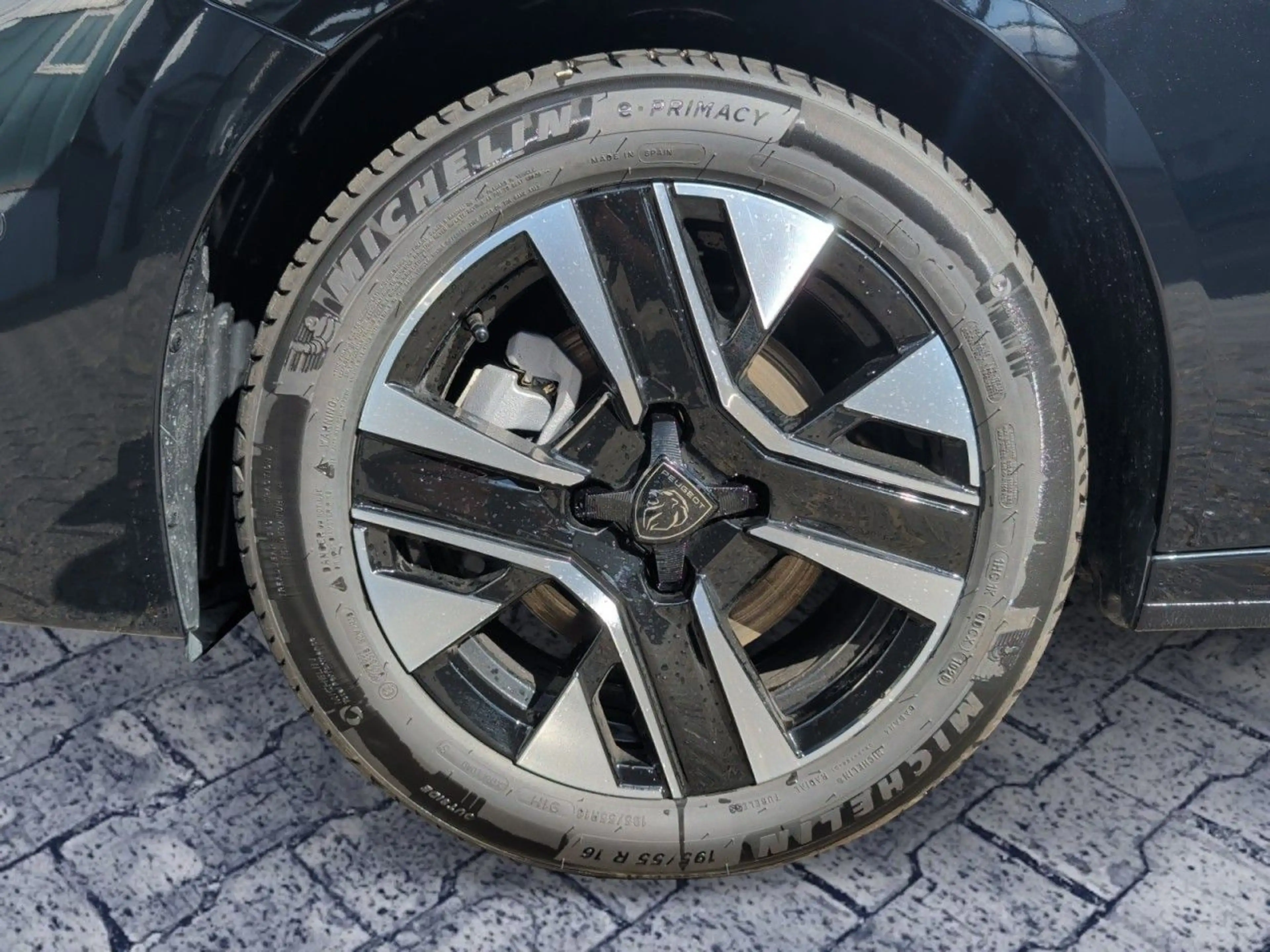 Peugeot 208 Allure 100 Turbo Navi+360-Grad-Kamera+LED — photo 11