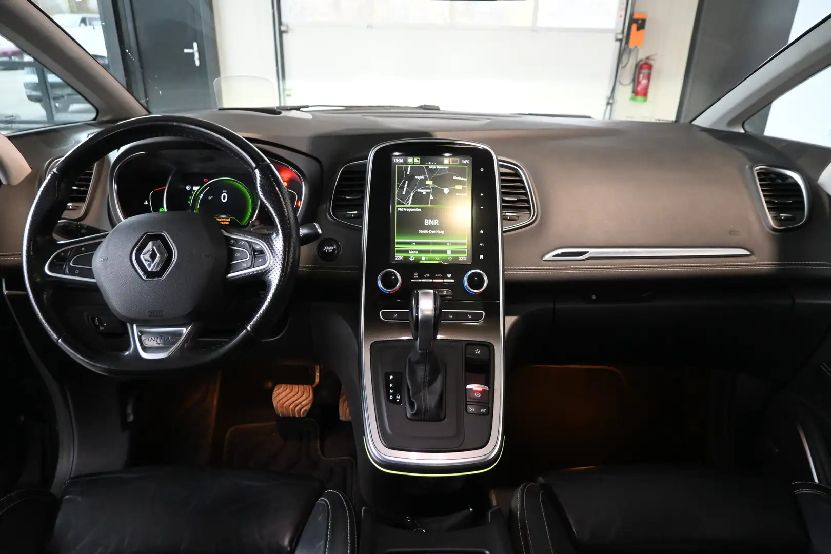 Renault Grand Scenic 1.3 TCe Initiale Paris 7 Persoons Automaat Panoram Noir - 2