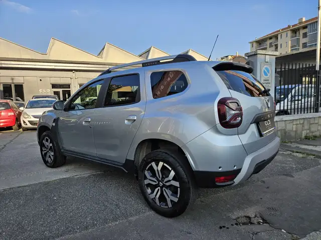 Dacia Duster view 6