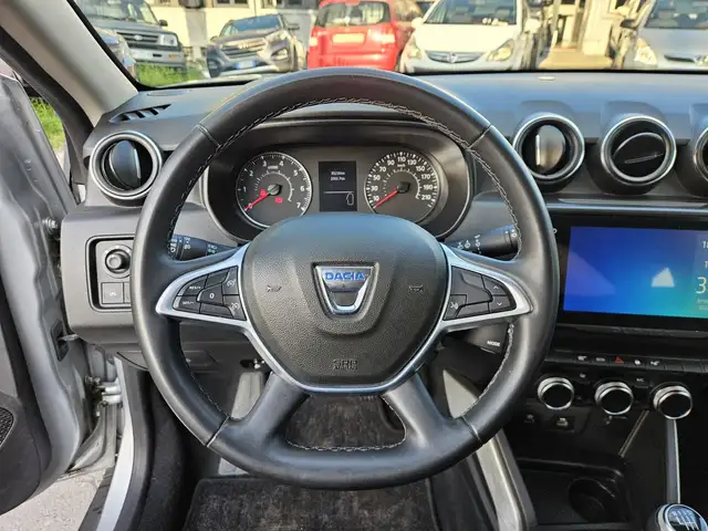 Dacia Duster view 12
