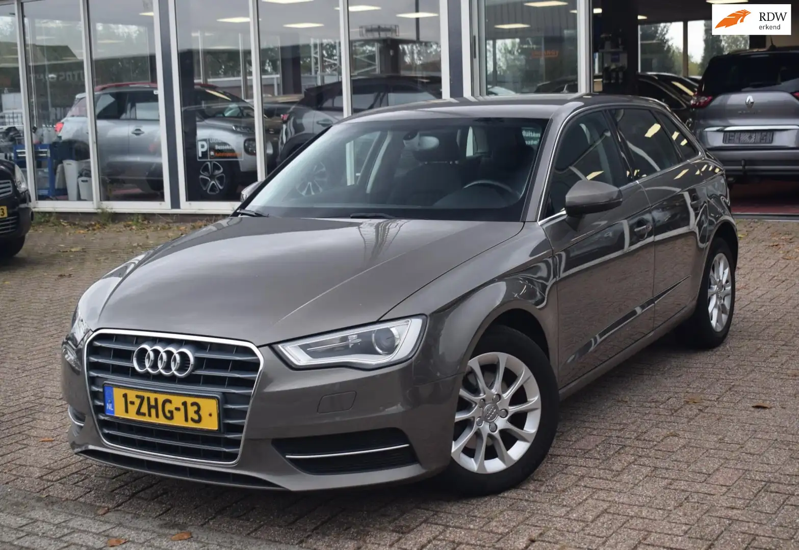Audi A3 Sportback 1.4 TFSI Attraction Pro Line Plus g-tron Gris - 1