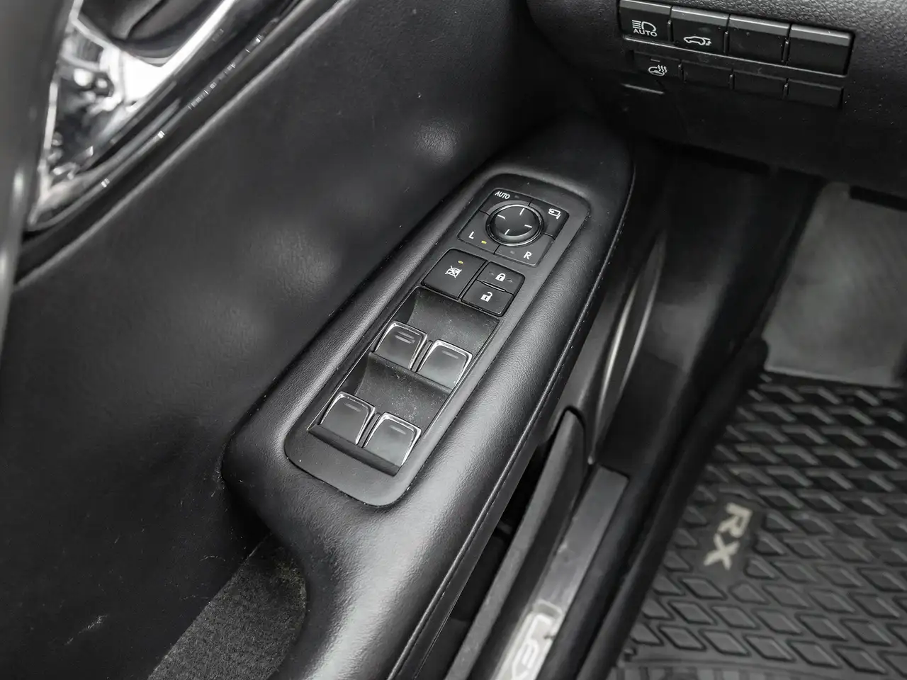 Lexus RX photo Lexus RX